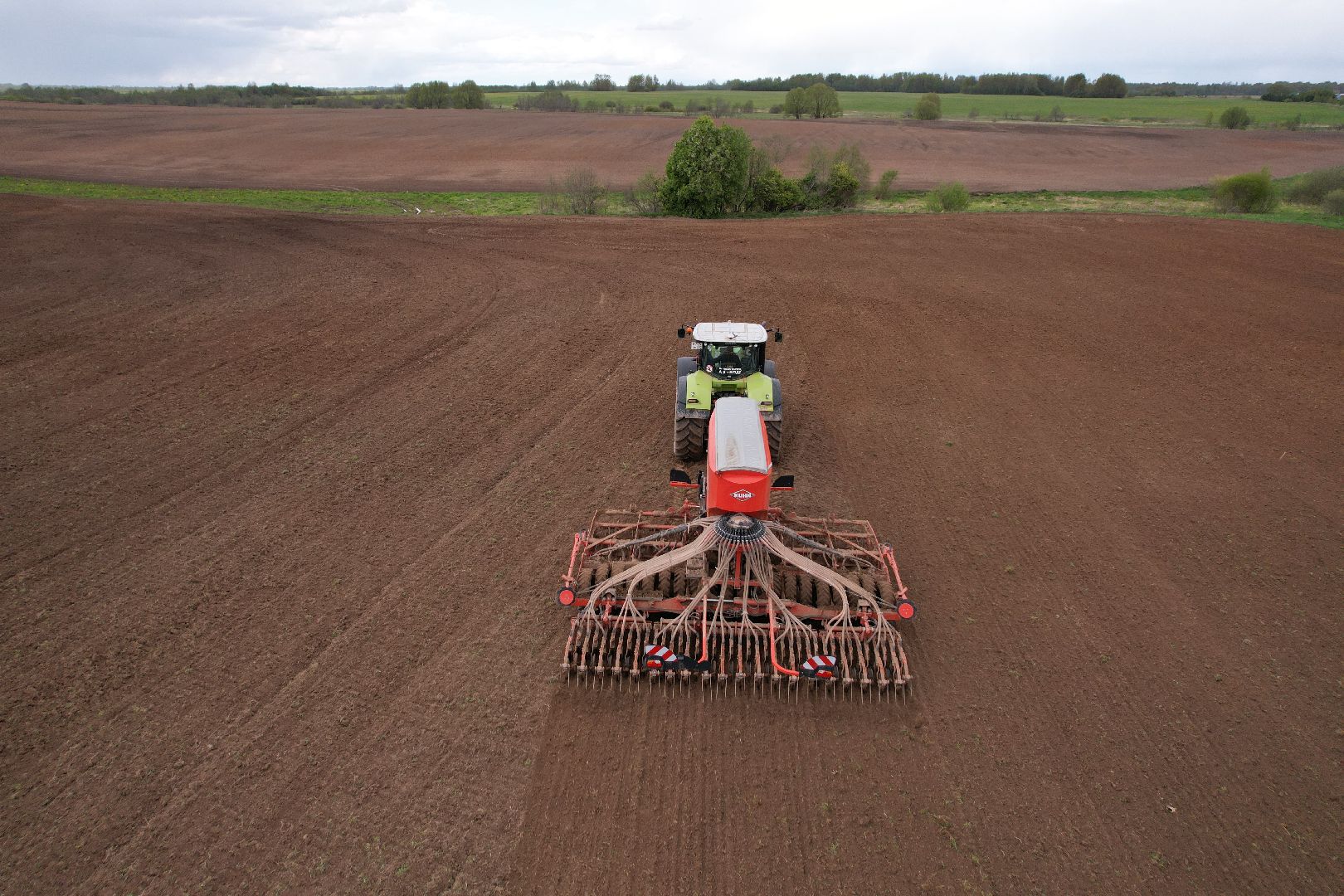 видео с коптера,  посев ярового рапса, Агрокомплекс в шаховском , посевная,