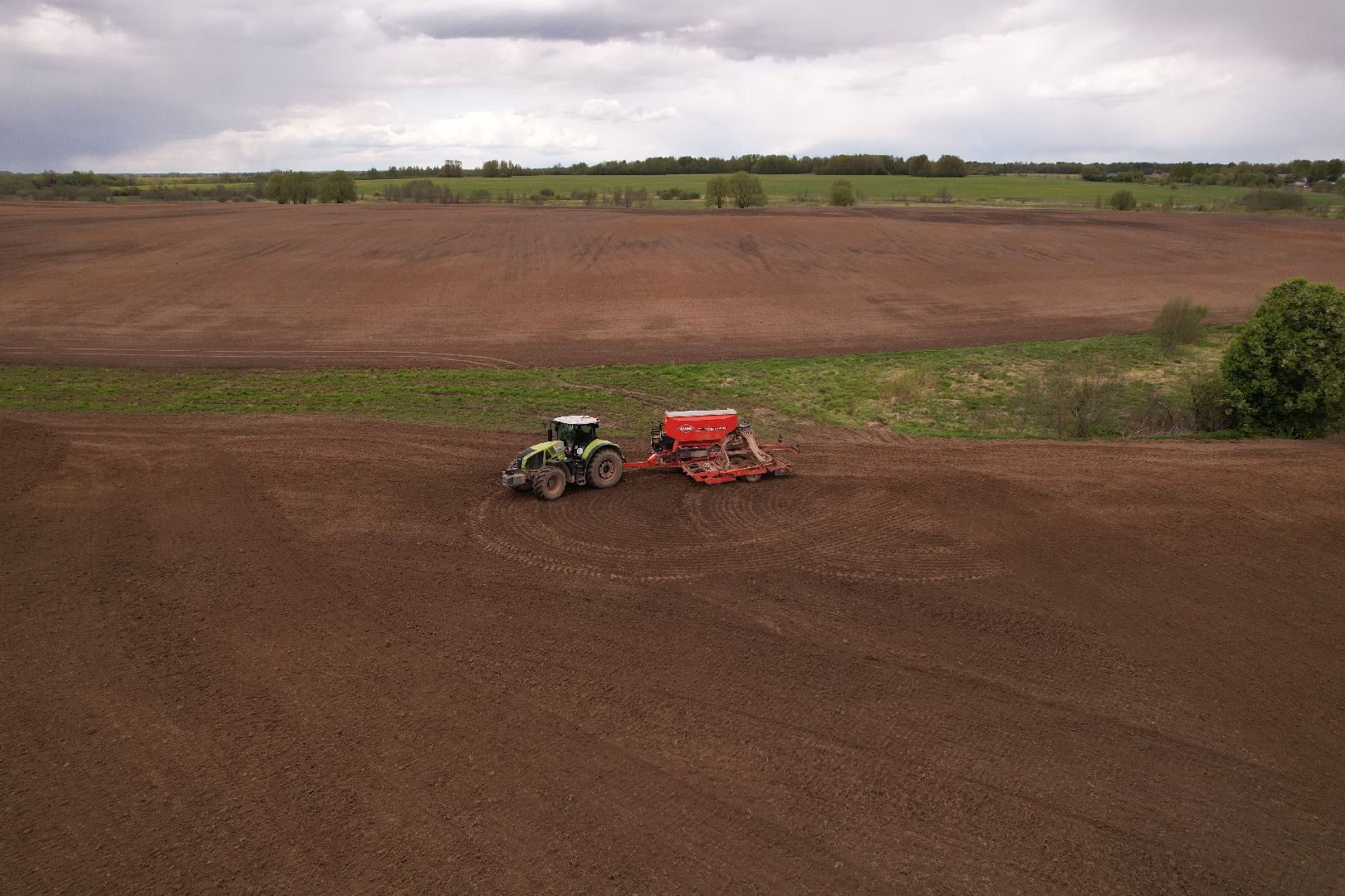 видео с коптера,  посев ярового рапса, Агрокомплекс в шаховском , посевная,
