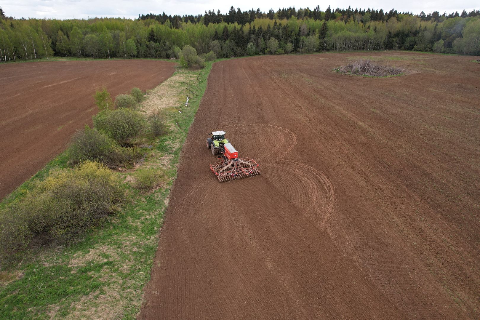 видео с коптера,  посев ярового рапса, Агрокомплекс в шаховском , посевная,