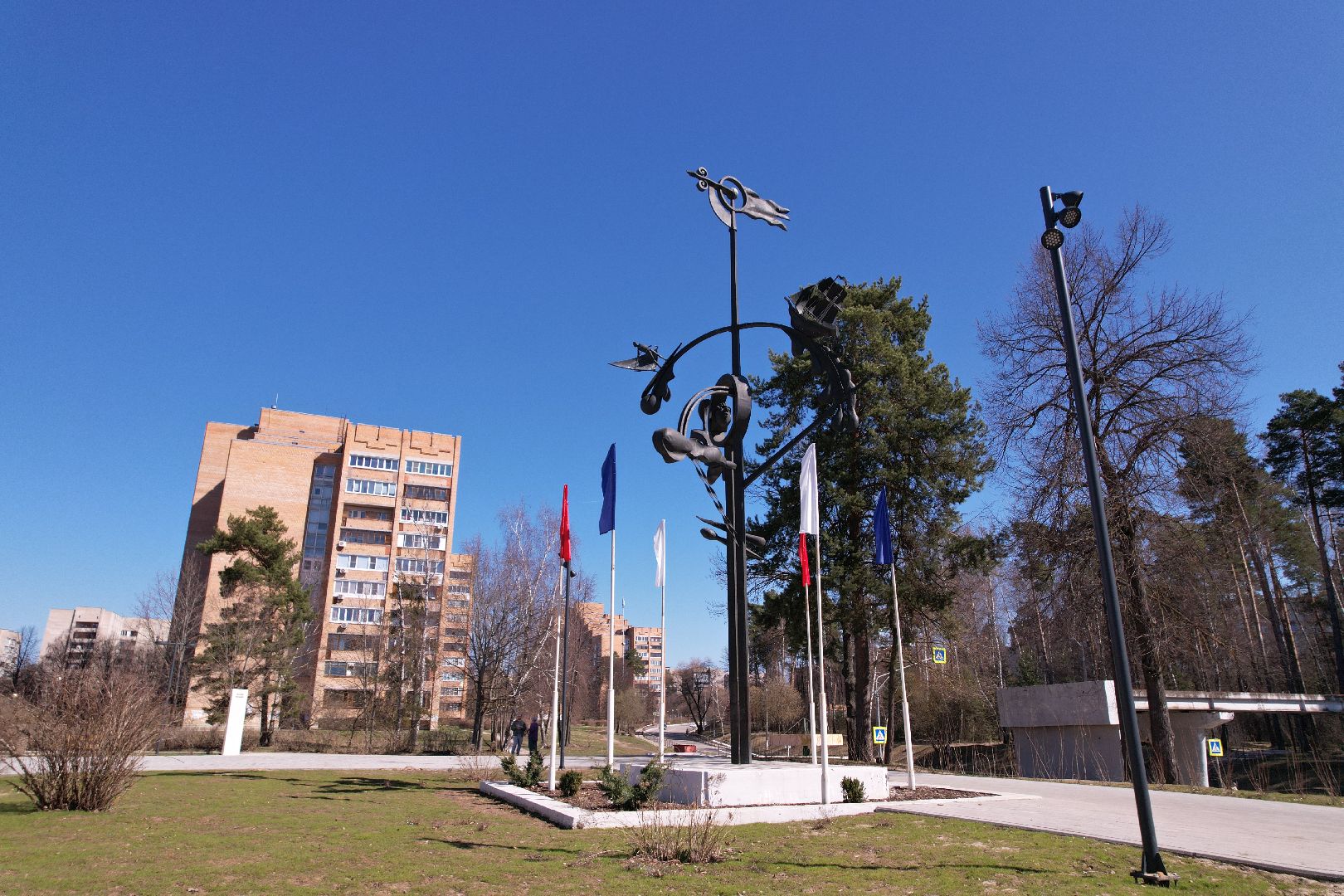 видео с коптера, площадь у спорткомплекса старт, лесной бульвар в протвине,