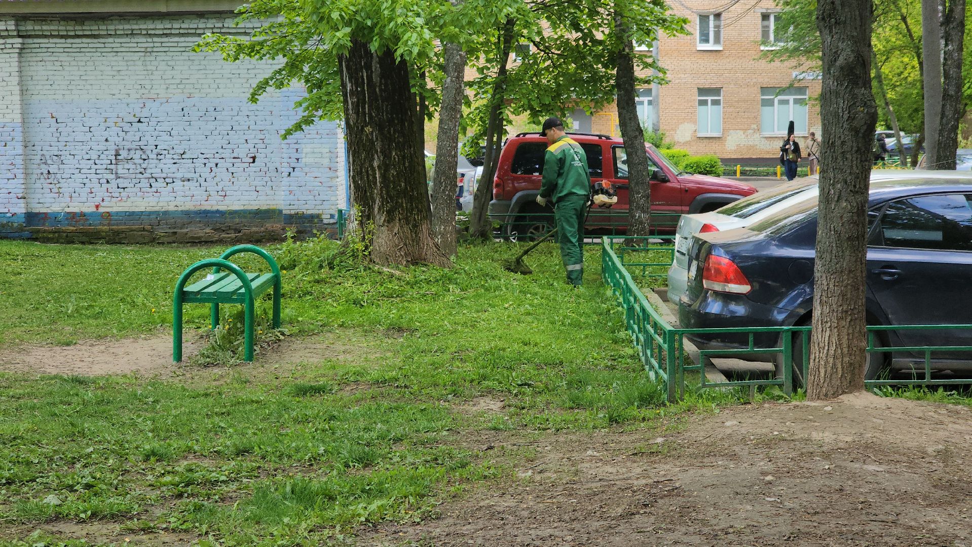 долгопрудный, покраска лавочек, покос травы, ук наш дом, спортивная, новый бульвар,