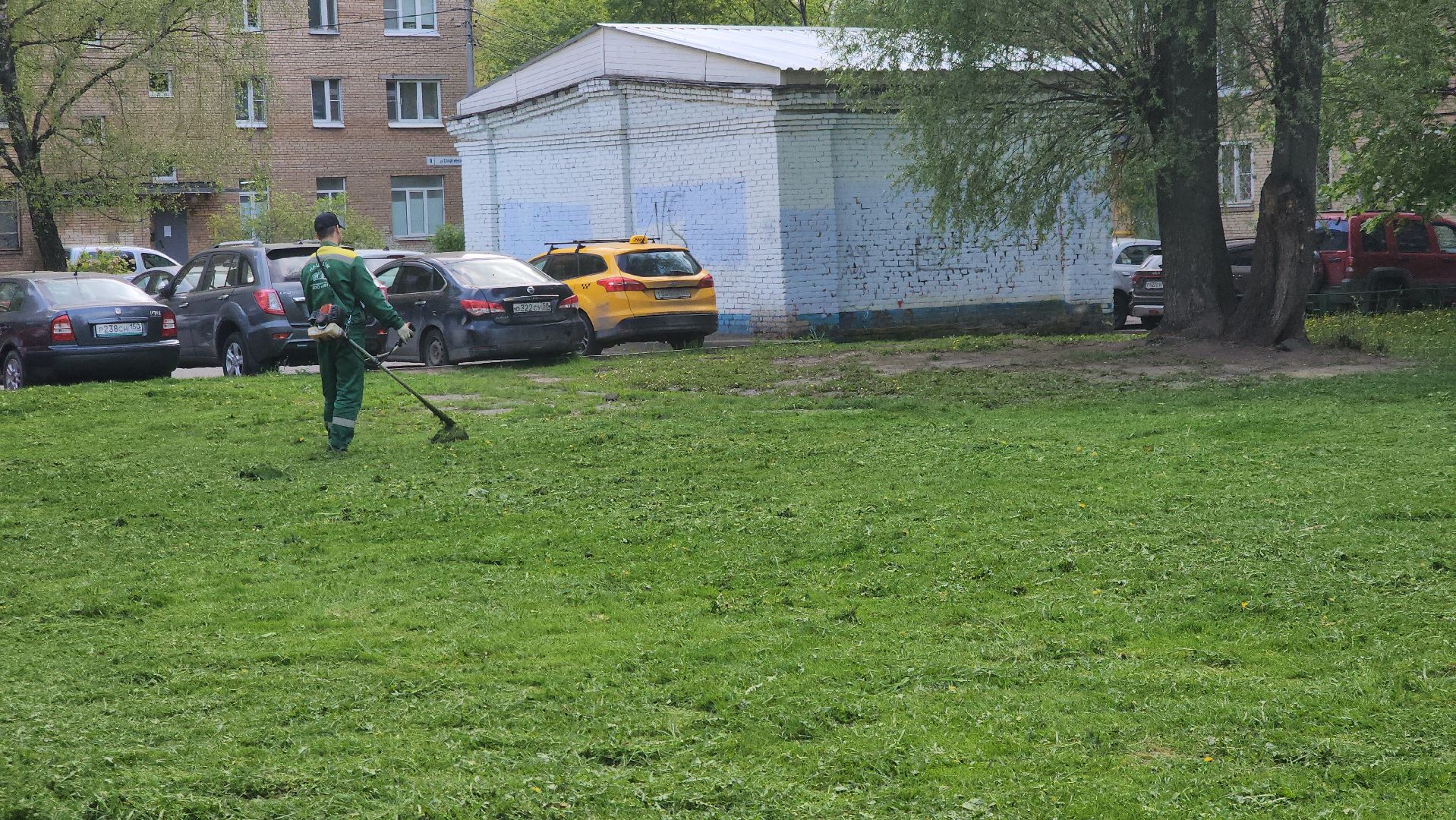 долгопрудный, покраска лавочек, покос травы, ук наш дом, спортивная, новый бульвар,