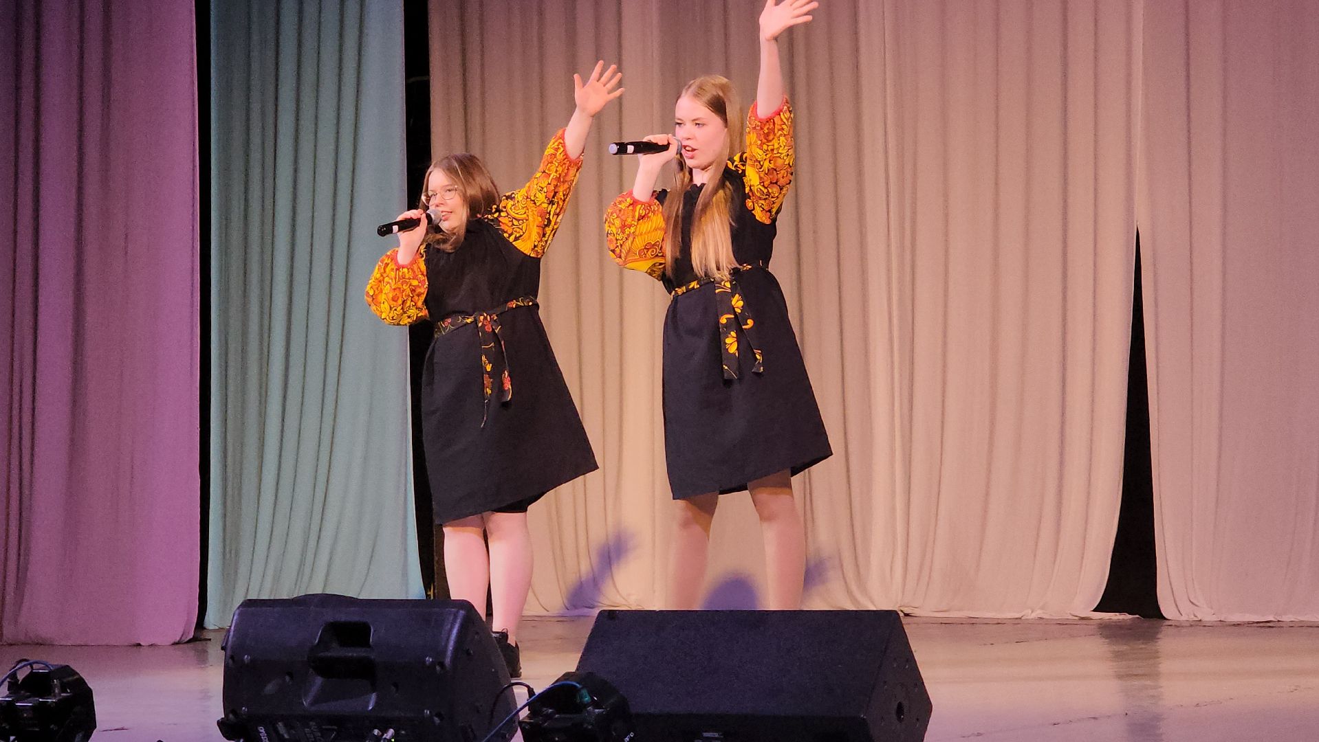 пушкино, концерт, юбилей ансамбля, песни, дети, эстрада, вокальное искусство, зрители,