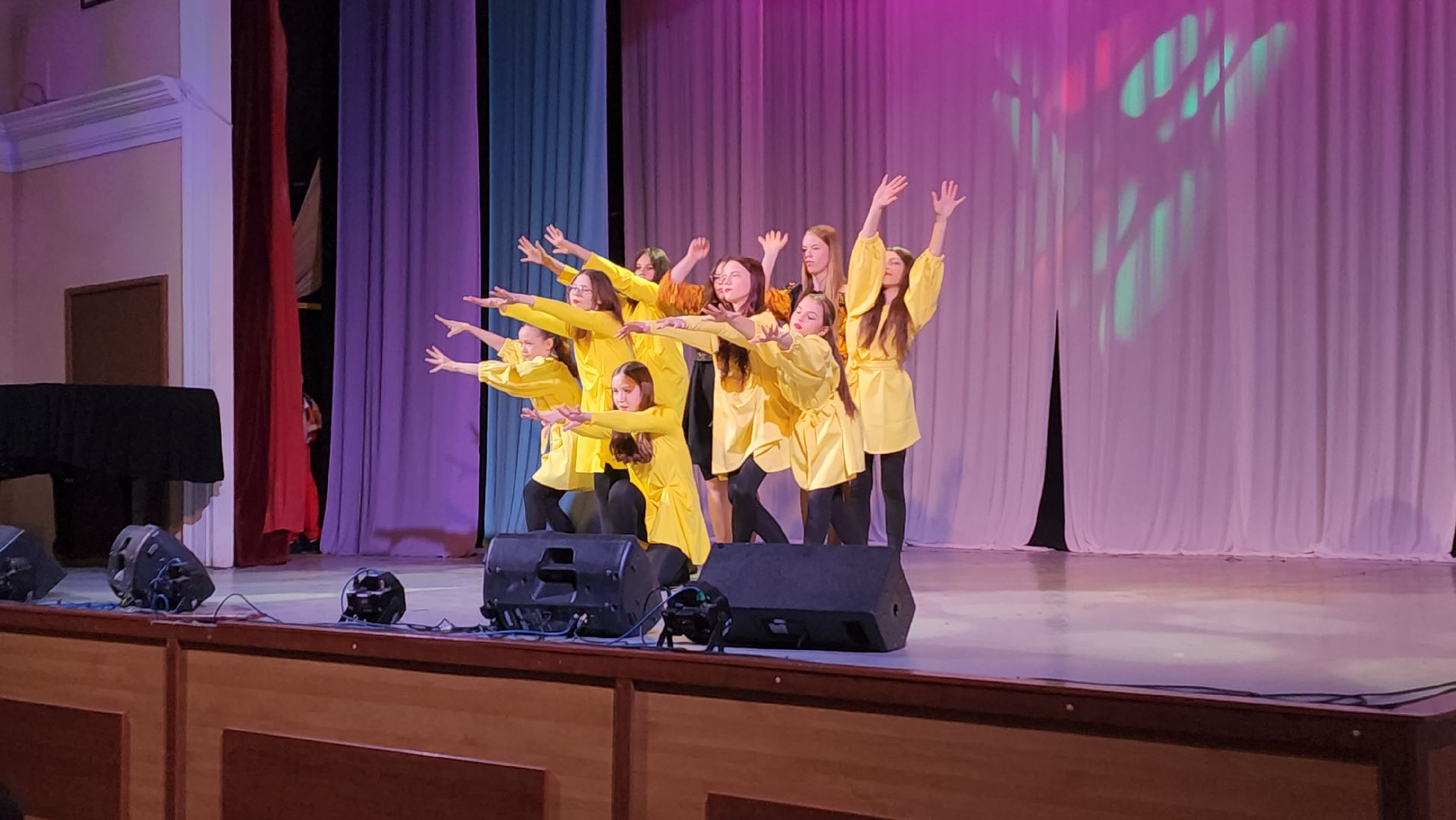 пушкино, концерт, юбилей ансамбля, песни, дети, эстрада, вокальное искусство, зрители,