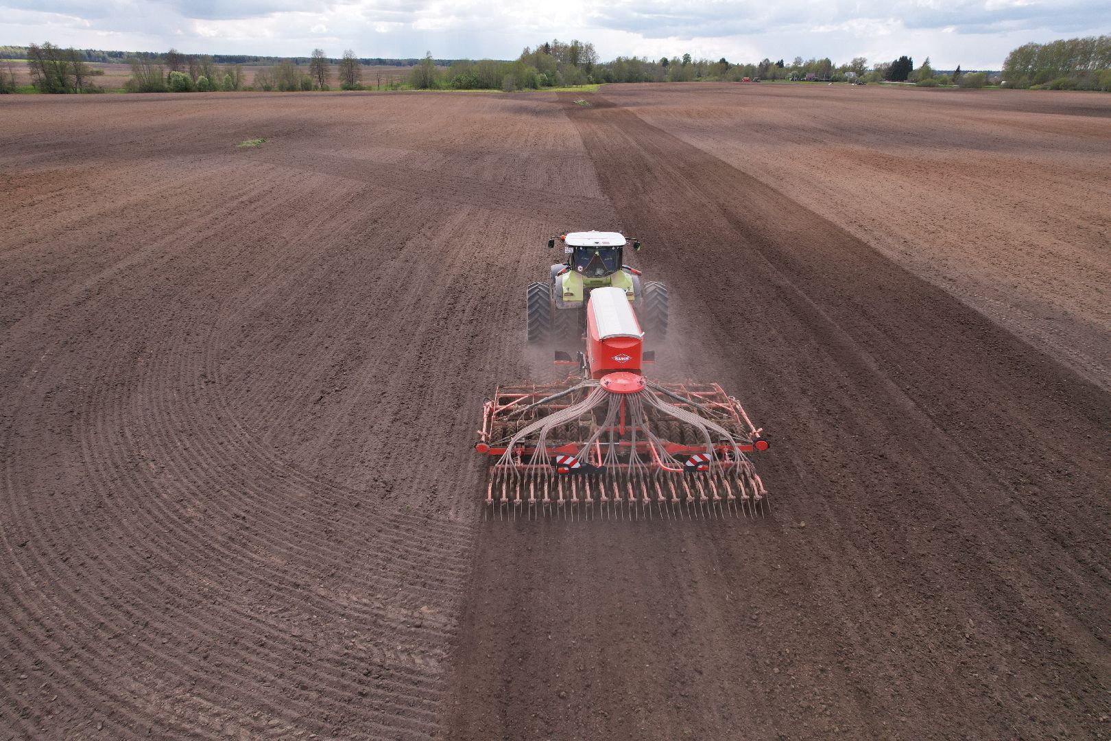 видео с коптера, посевная в шаховской, посев кукурузы,