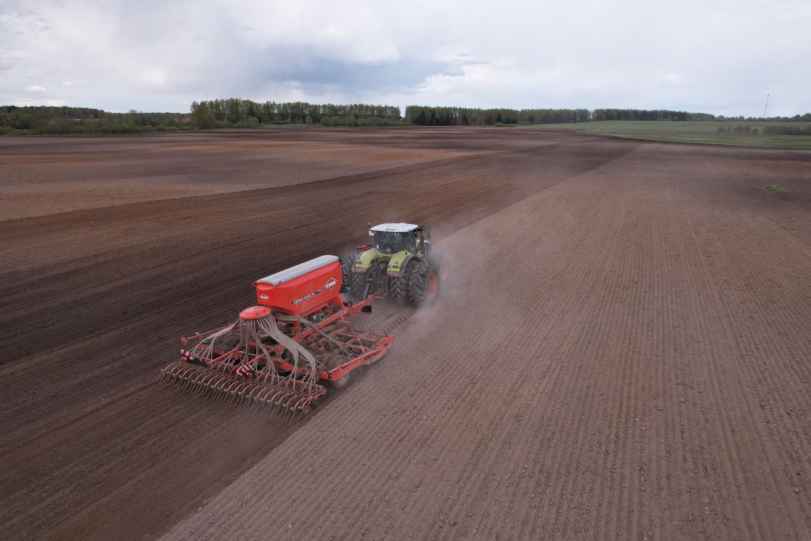 видео с коптера, посевная в шаховской, посев кукурузы,