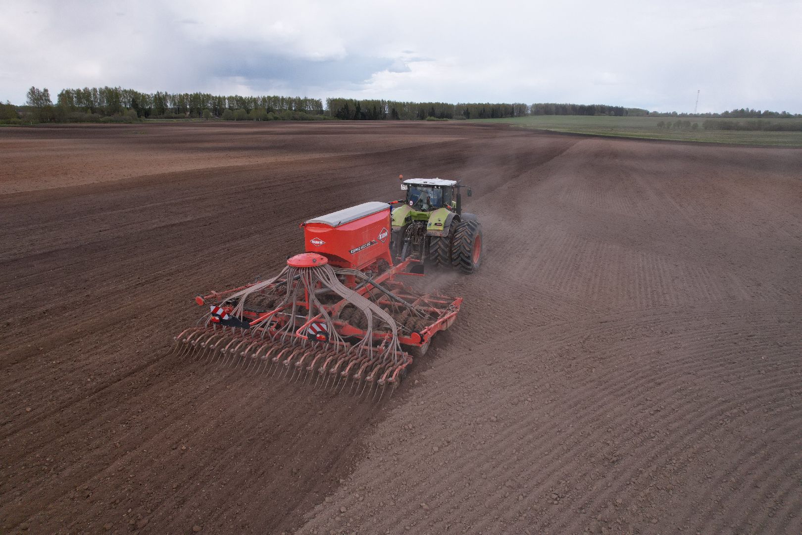 видео с коптера, посевная в шаховской, посев кукурузы,