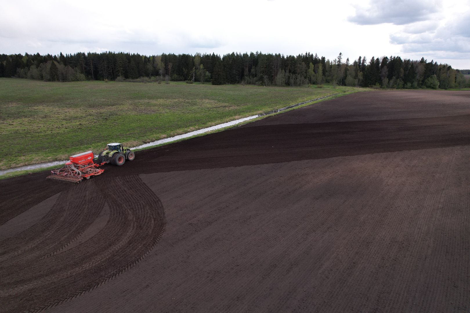 видео с коптера, посевная в шаховской, посев кукурузы,