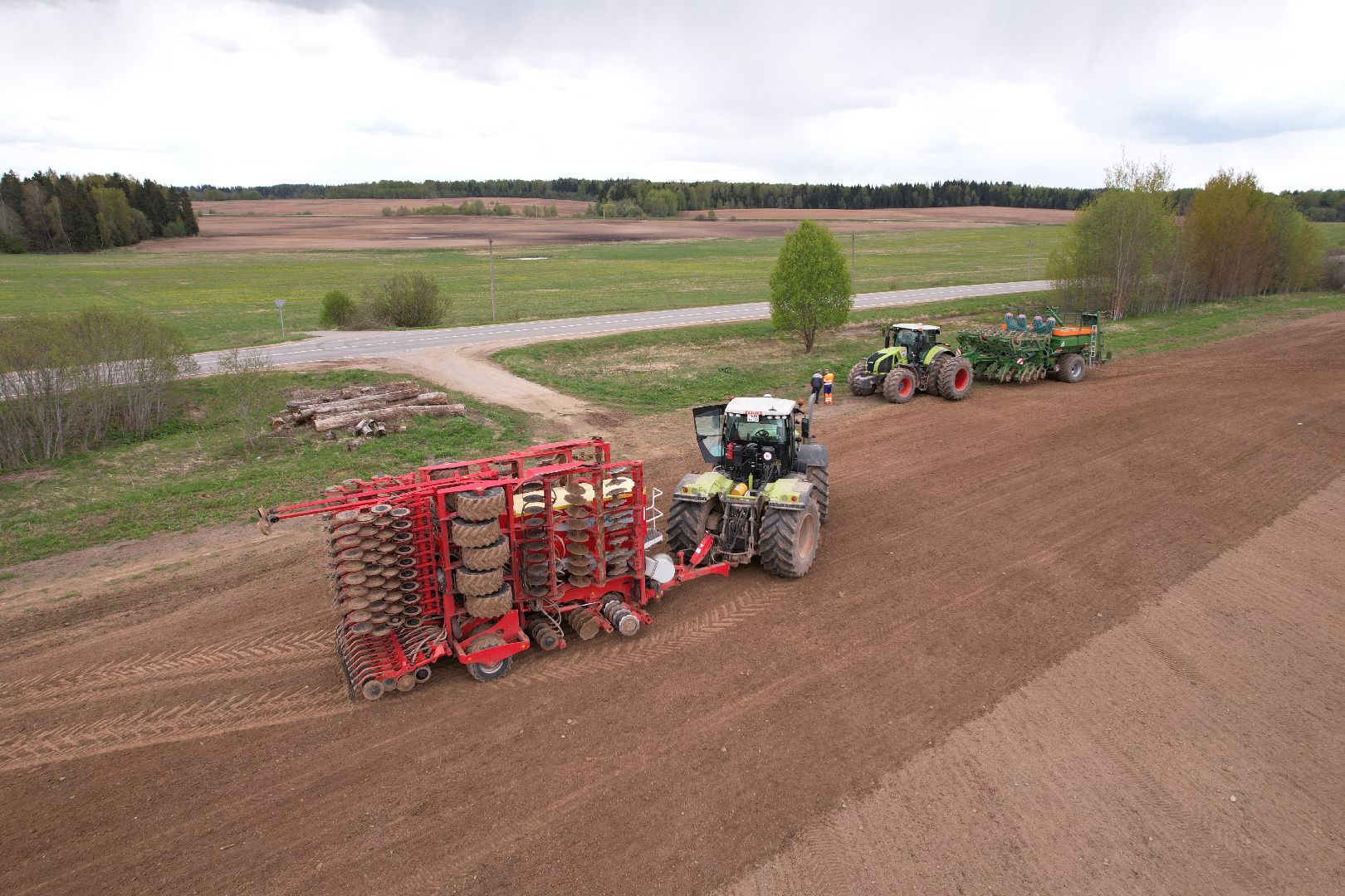 видео с коптера, посевная в шаховской, посев кукурузы,