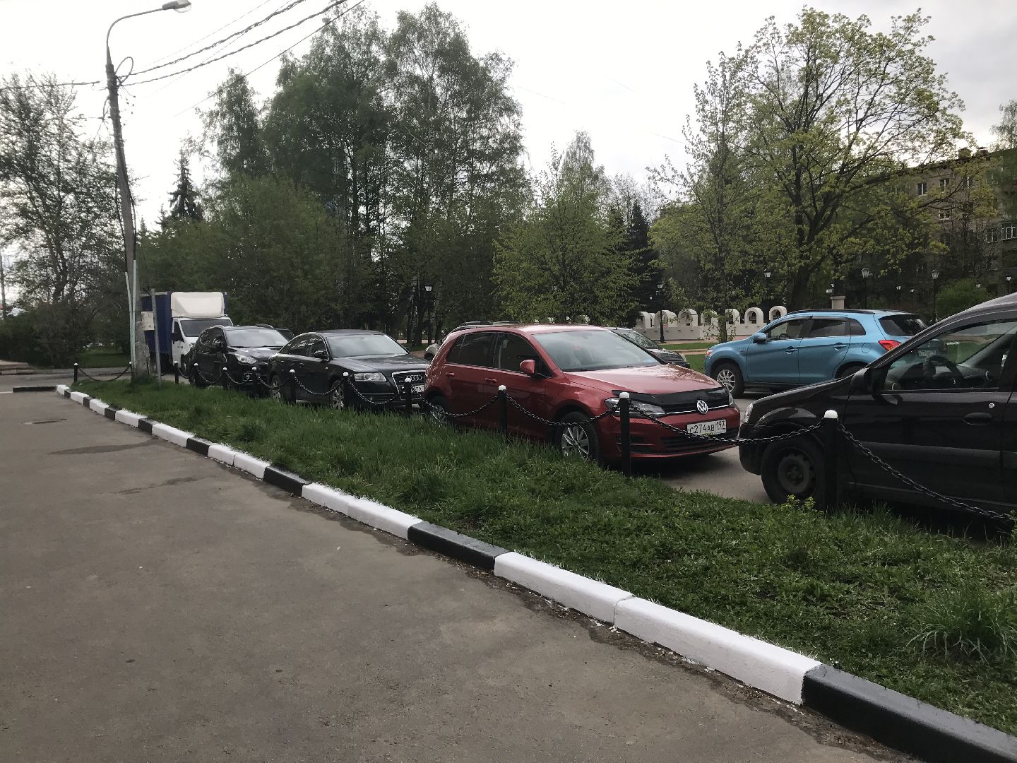 Балашиха, День Победы, благоустройство, перемены, весна, покраска забора, лестничных перил