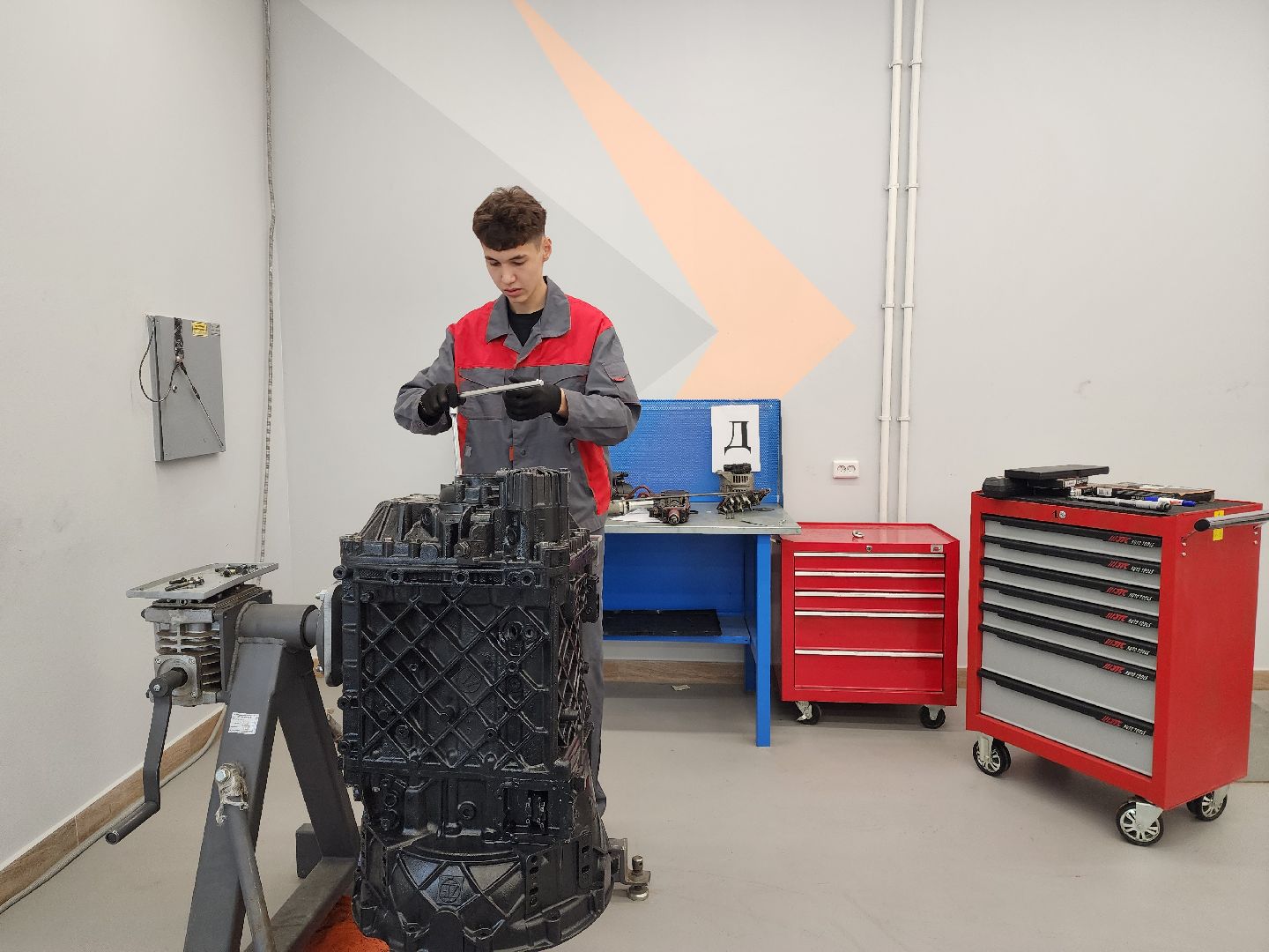 раменское, образование,раменский дорожно-строительный техникум, студент раменского дорожно-строительного техникума стал серебряным призером чемпионата профессионалы-2025 ,