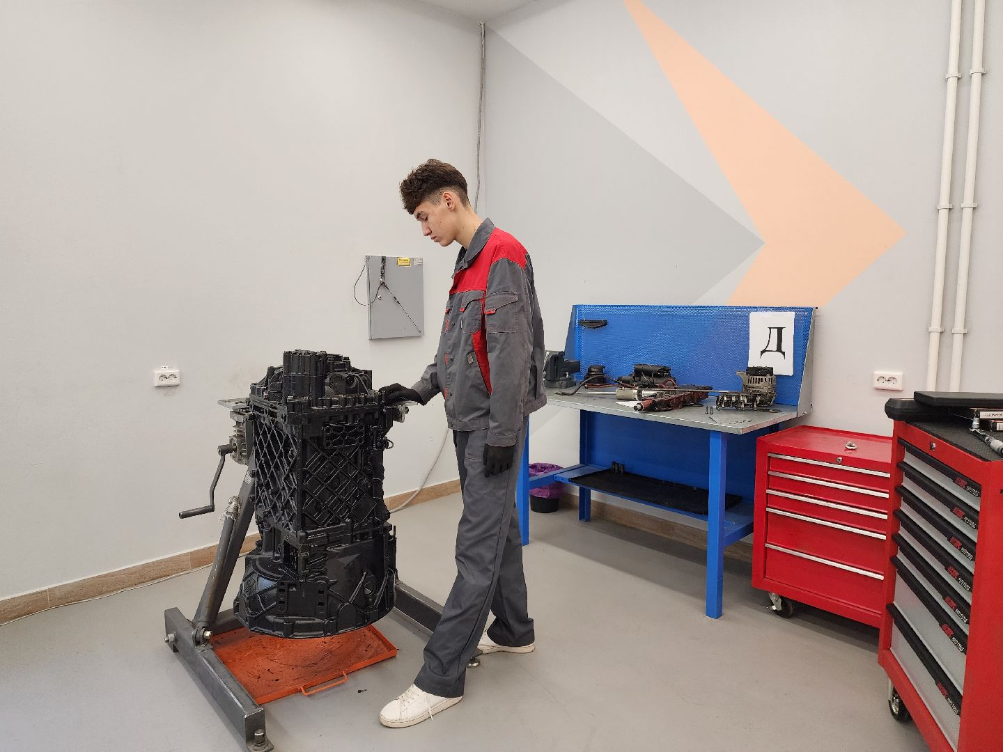 раменское, образование,раменский дорожно-строительный техникум, студент раменского дорожно-строительного техникума стал серебряным призером чемпионата профессионалы-2025 ,