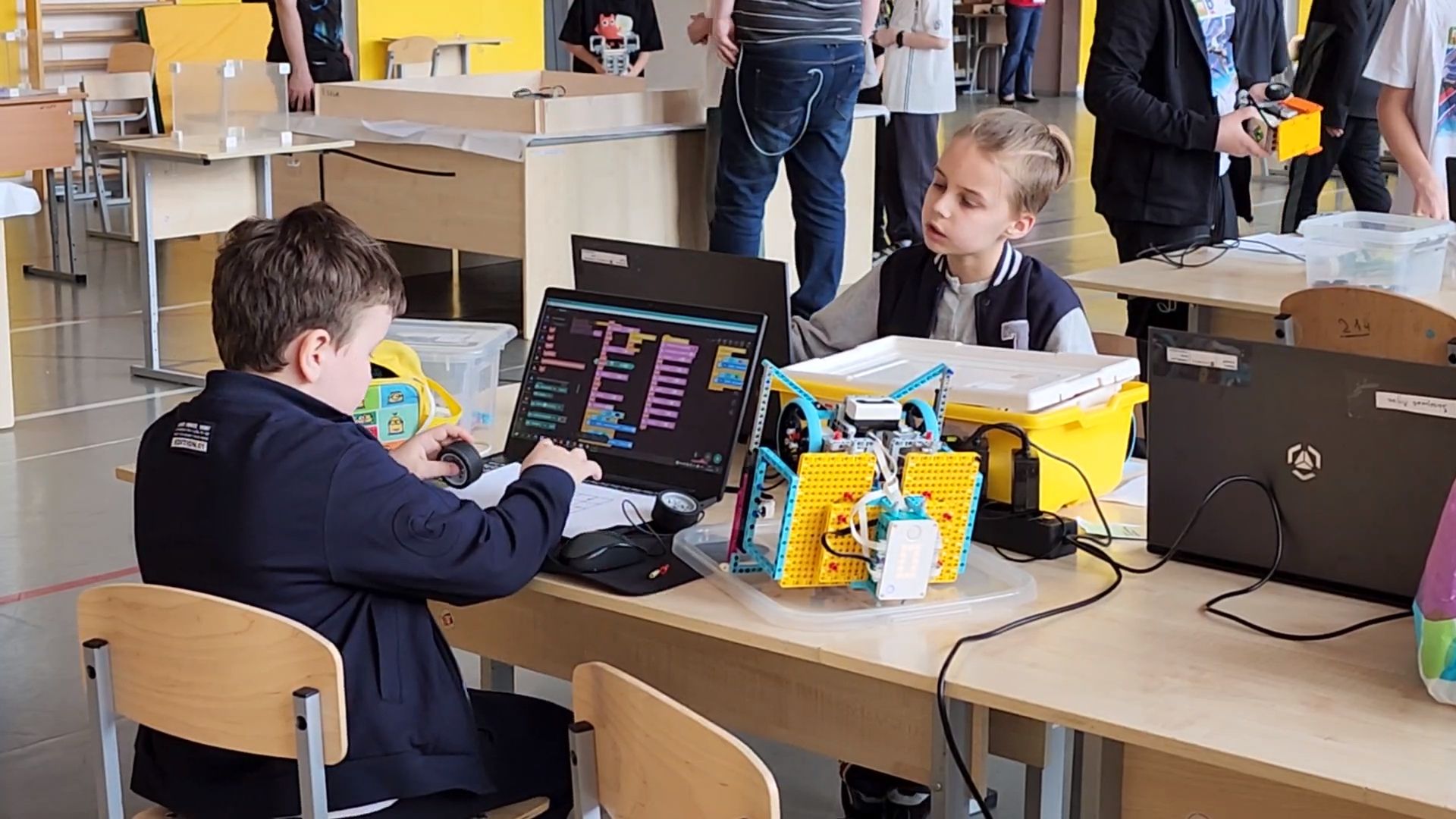 королёв, кванториум в королеве, космороботс,