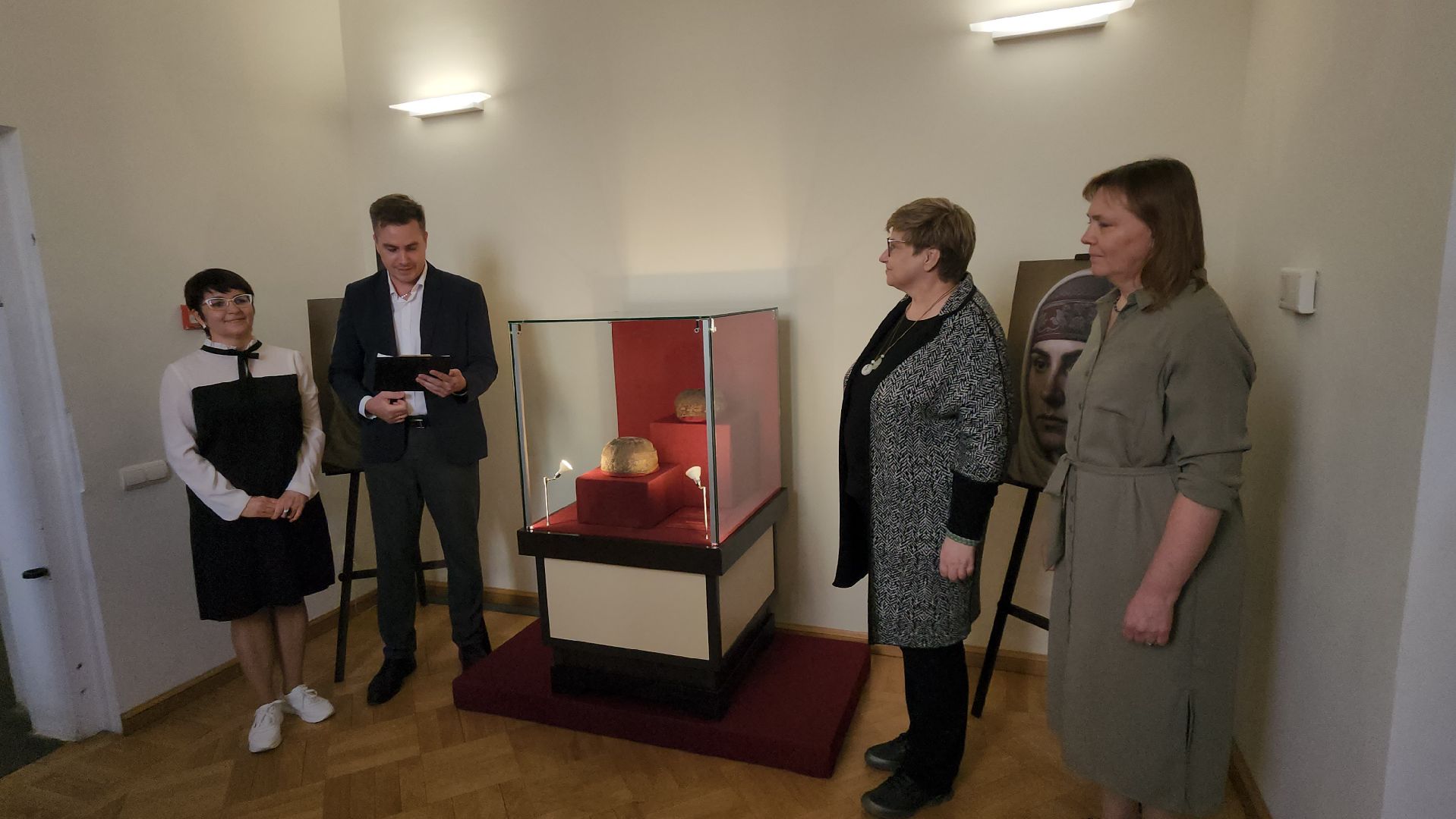 сергиев посад, троице-сергиева лавра, сергиево-посадский музей-заповедник, ризница, археологические находки,