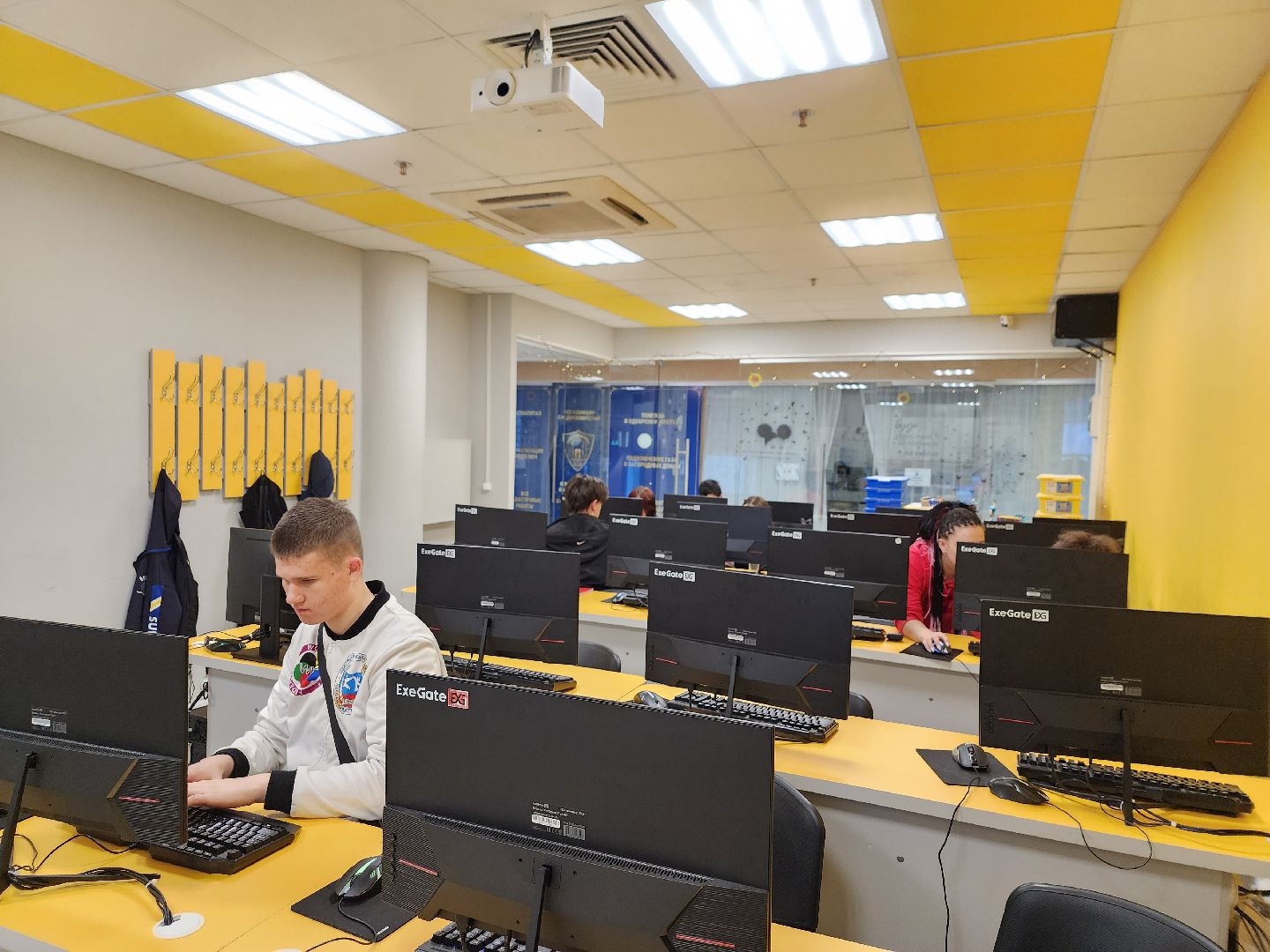 королёв, академия top в королеве, работа с нейросетями,