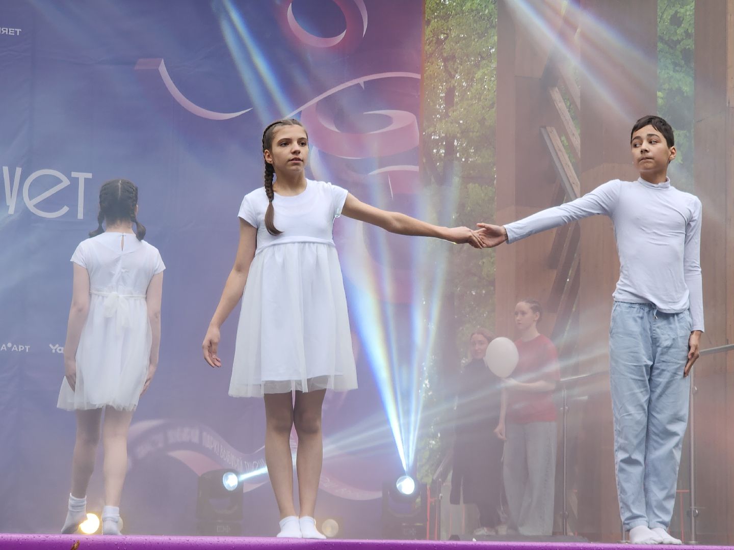 серпухов, подмосковье,  город танцет,