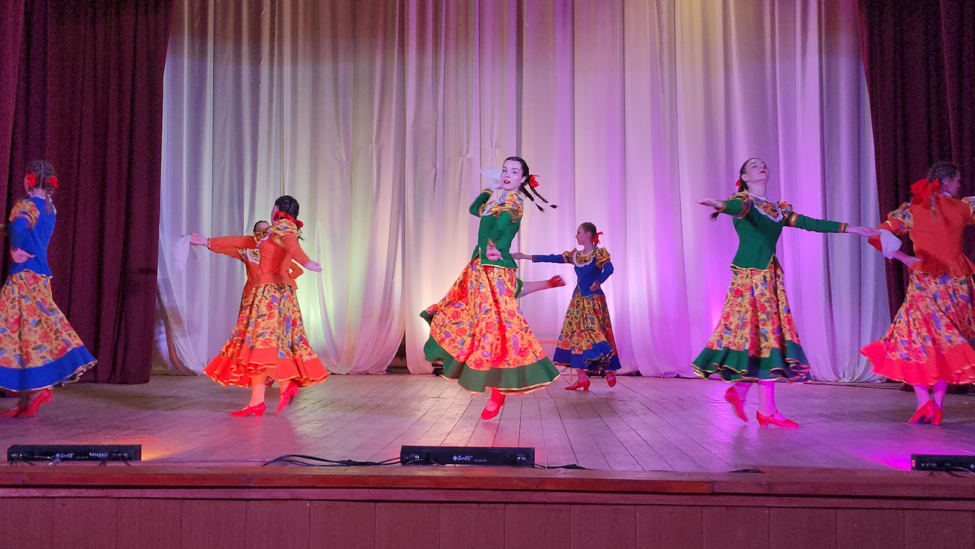 серпухов, дк авиатор, танцевальный ансамбль вдохновение, отчетный концерт, народные танцы,владычная слобода,