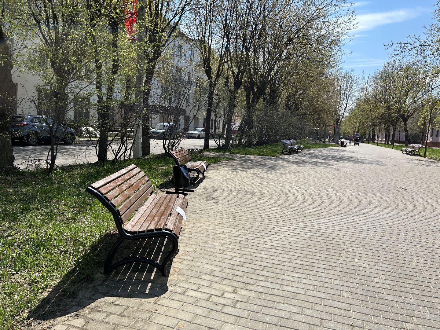 Благоустройство, лавочки, Фрязино, покраска