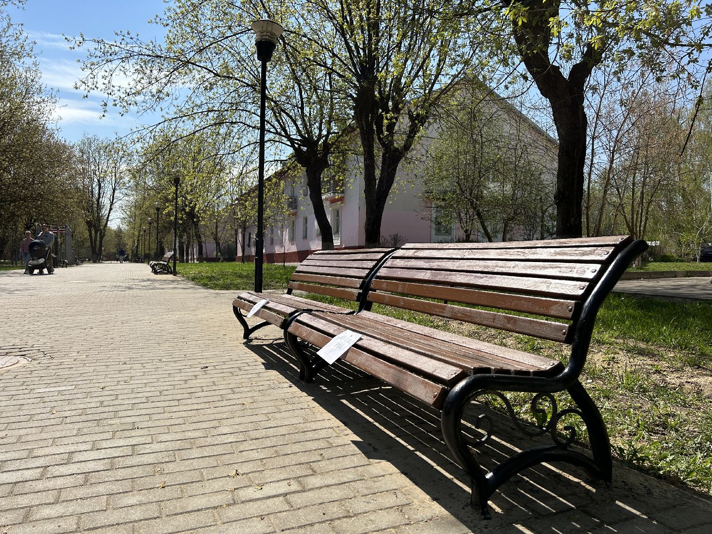 Благоустройство, лавочки, Фрязино, покраска