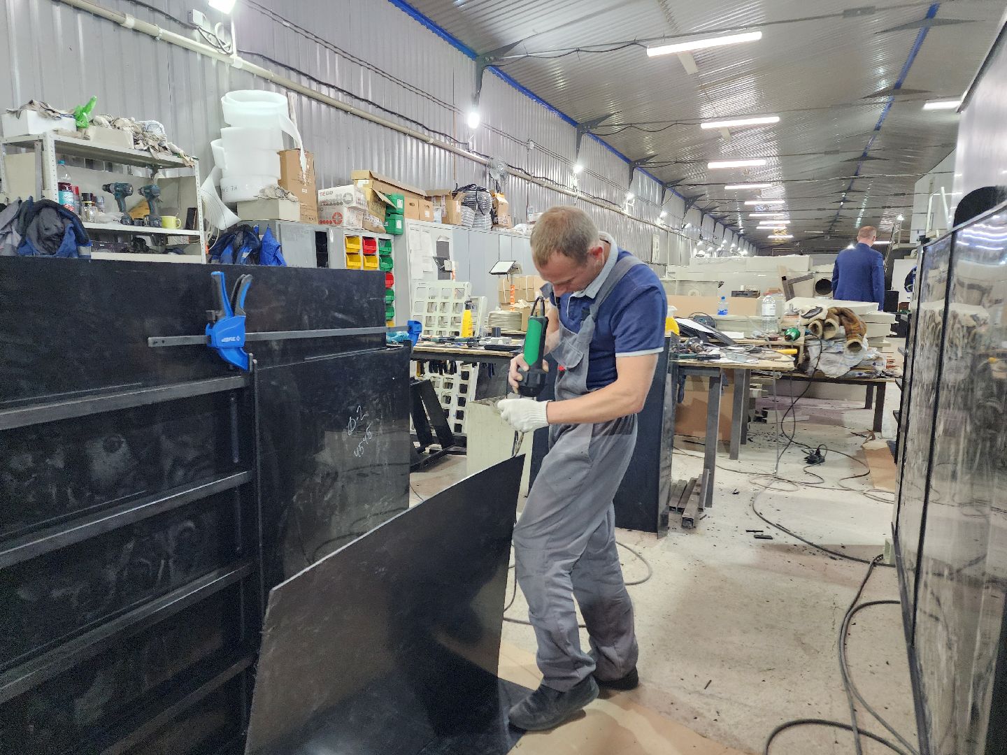 чехов, деревня сергеево, завод полимеризделия, программа импортозамещения, отечественное сырье, российские станки, емкости ванны фильтры, пластиковые изделия, промышленность,