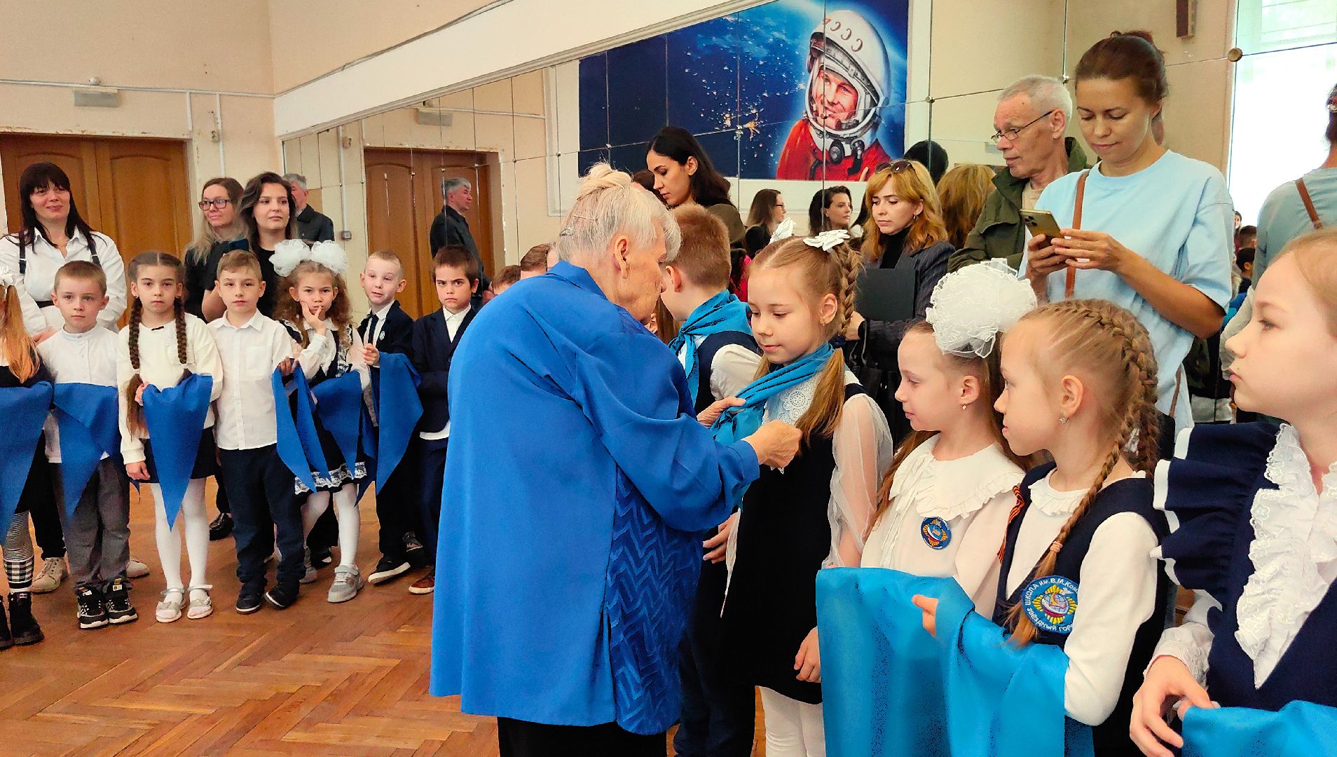 галстук, Юные гагаринцы, школьники, космонавт,  лётчик, небо,