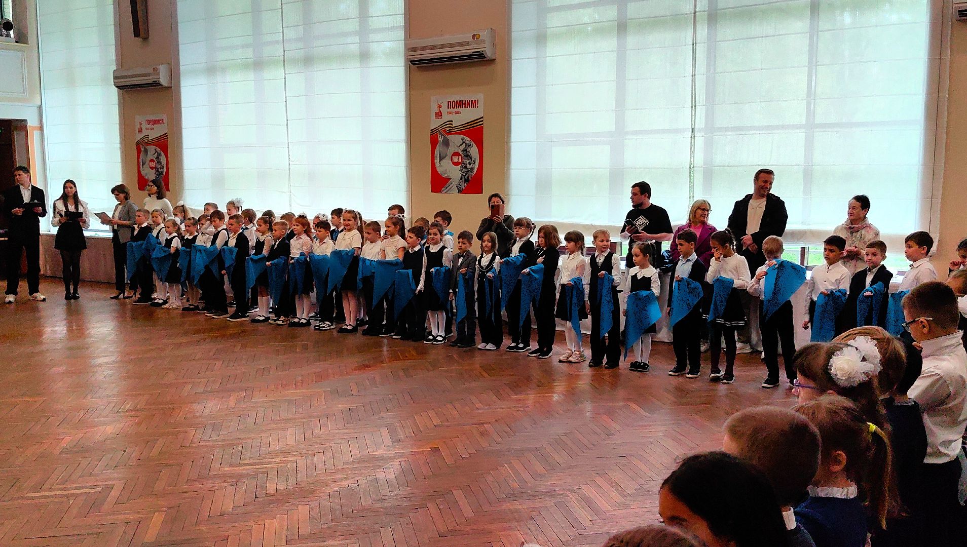 галстук, Юные гагаринцы, школьники, космонавт,  лётчик, небо,