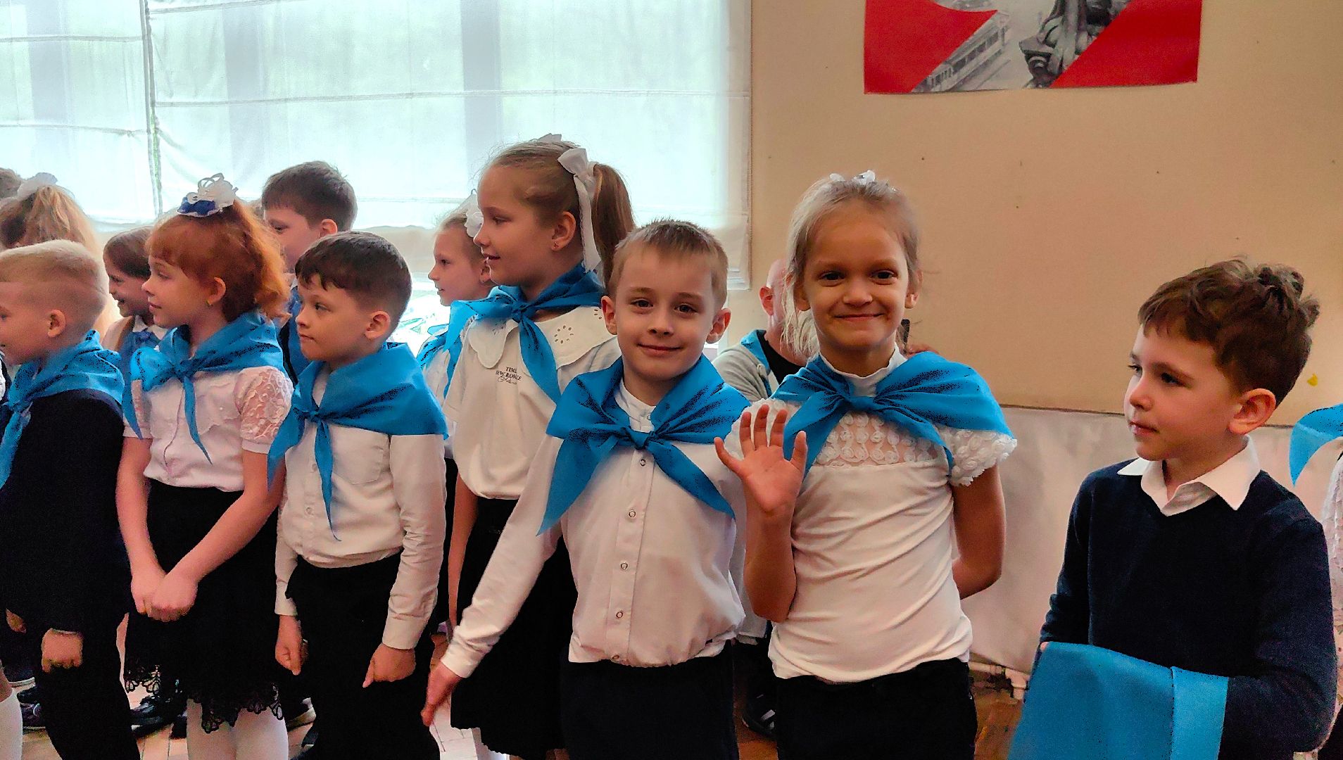 галстук, Юные гагаринцы, школьники, космонавт,  лётчик, небо,