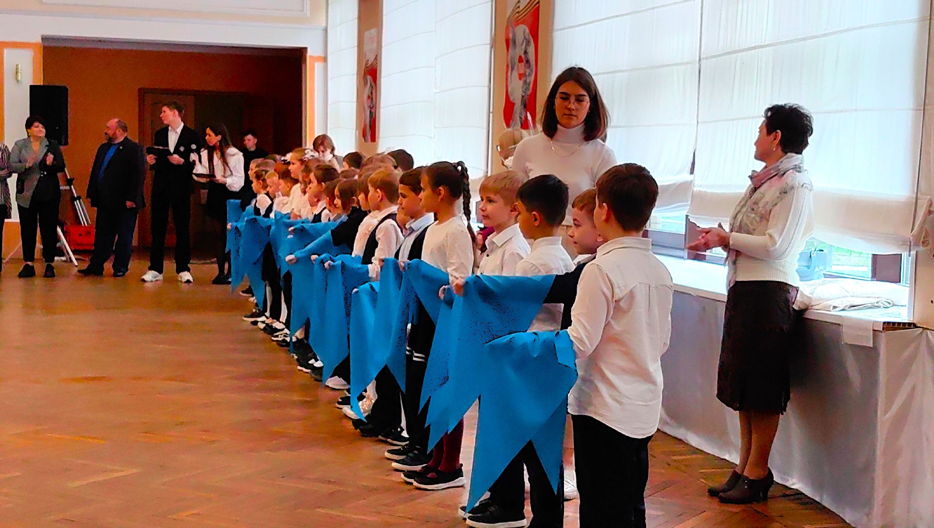 галстук, Юные гагаринцы, школьники, космонавт,  лётчик, небо,