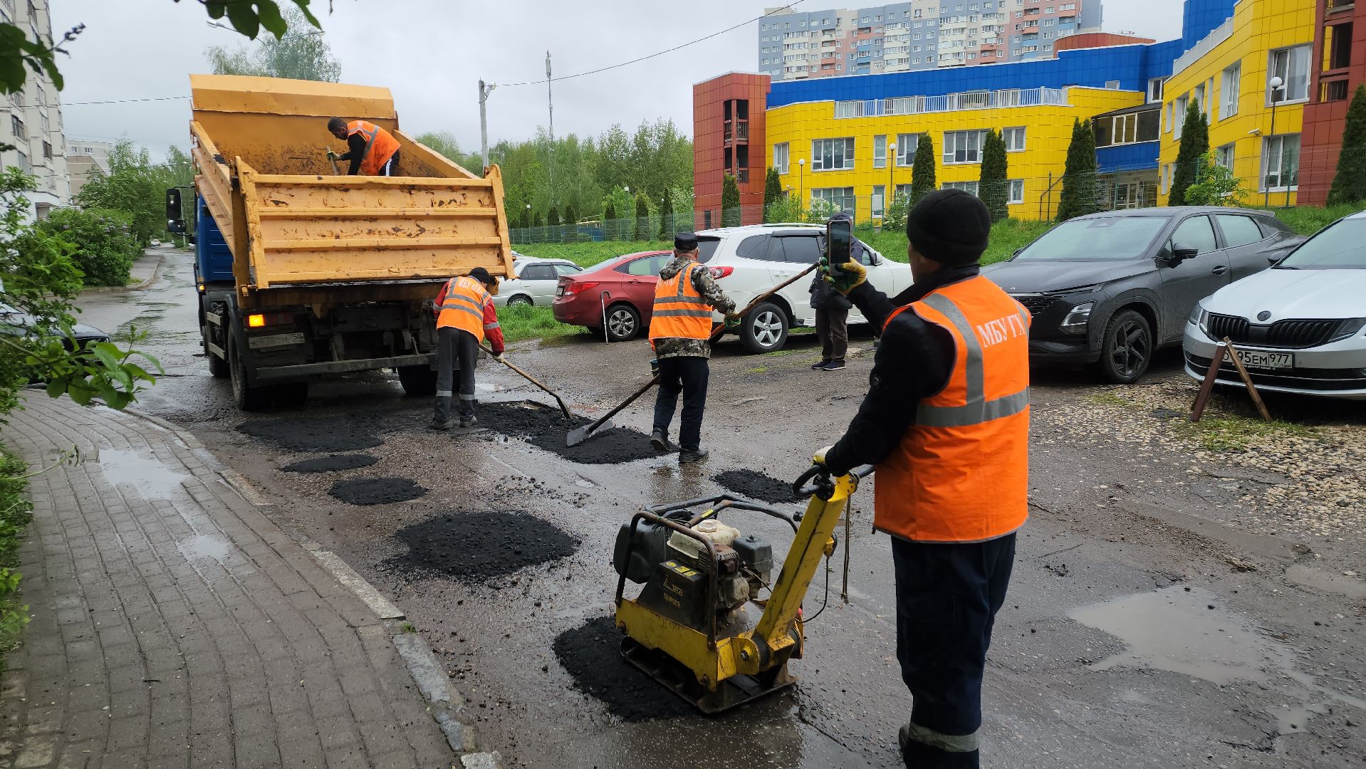 ивантеевка, коммунальная служба, ямочный ремонт, асфальтовое покрытие, спецтехника, ремонт дорог,