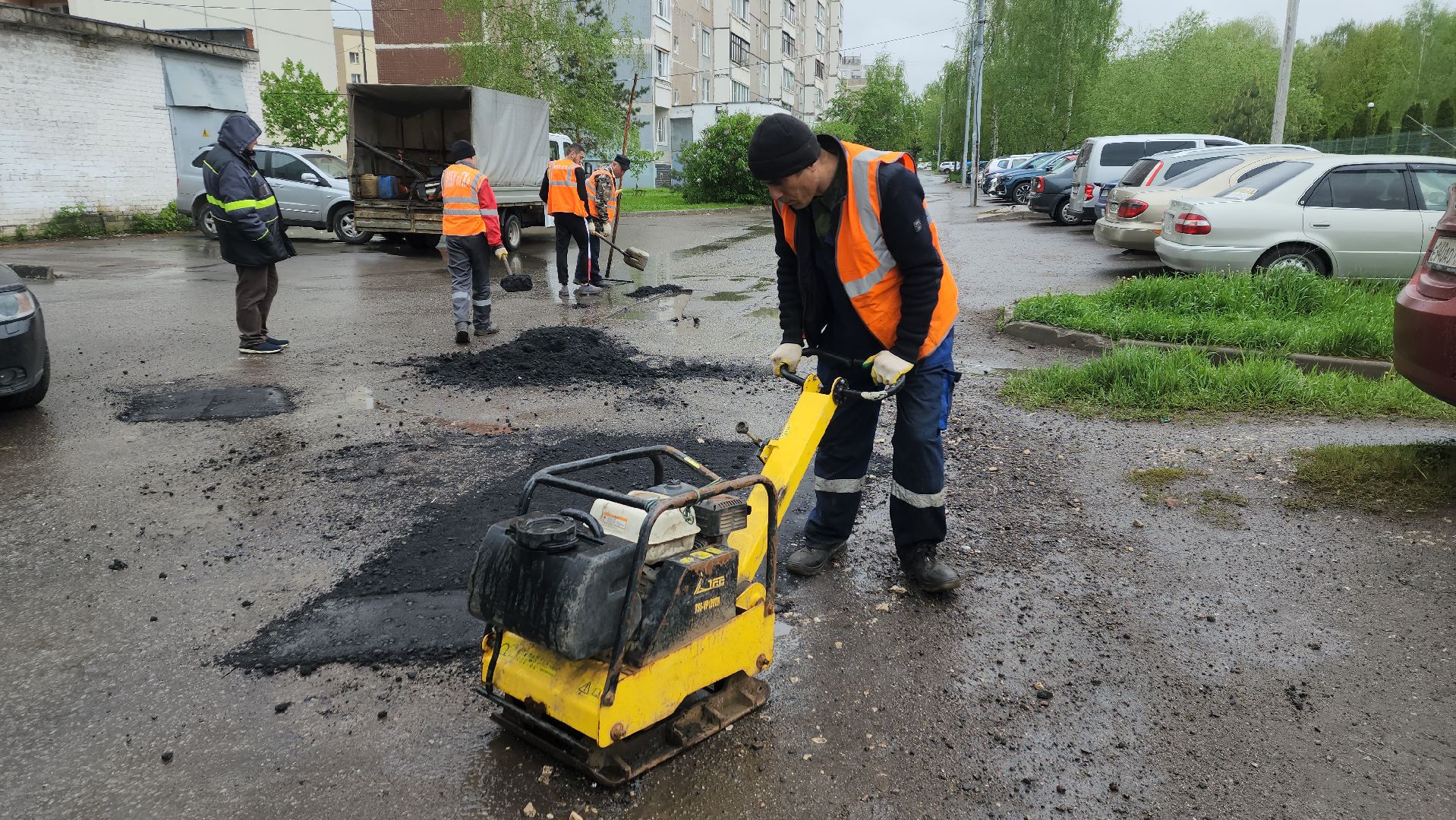 ивантеевка, коммунальная служба, ямочный ремонт, асфальтовое покрытие, спецтехника, ремонт дорог,