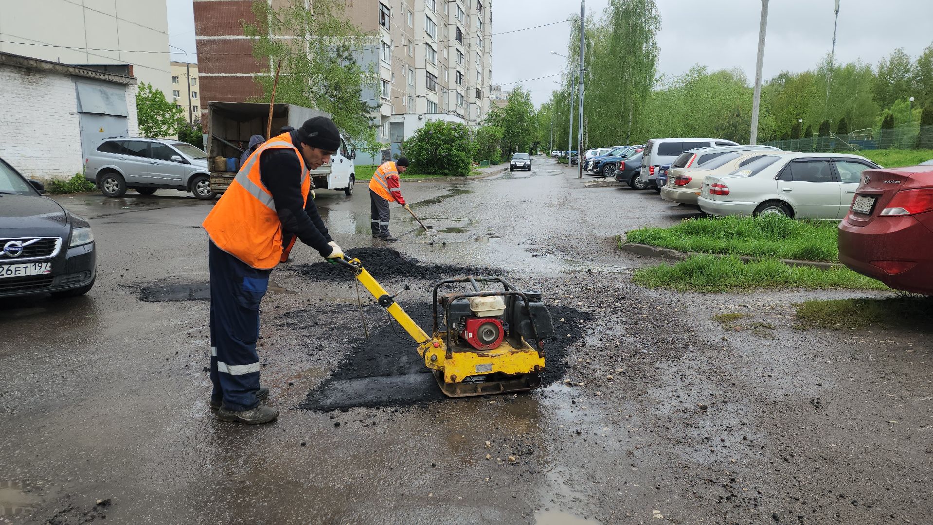 ивантеевка, коммунальная служба, ямочный ремонт, асфальтовое покрытие, спецтехника, ремонт дорог,