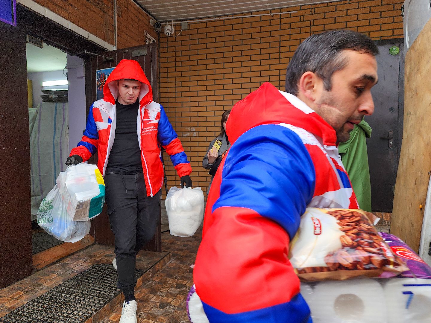 Подольск, гумпомощь бойцам, волонтеры подмосковья,волонтерский центр,