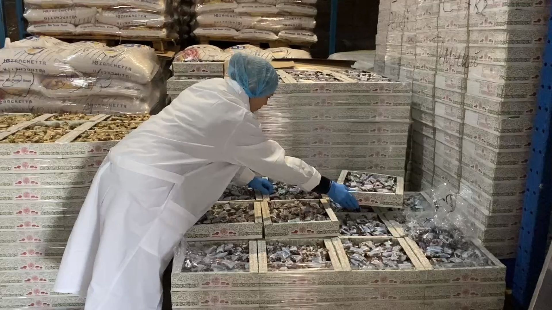 чехов, улица литейная, компания орбита, кондитерское производство, продукты здорового питания, орехи и сухофрукты, новая линейка продукции, финики с миндалем в глазури, вкус карамели, белый молочный темный шоколад,