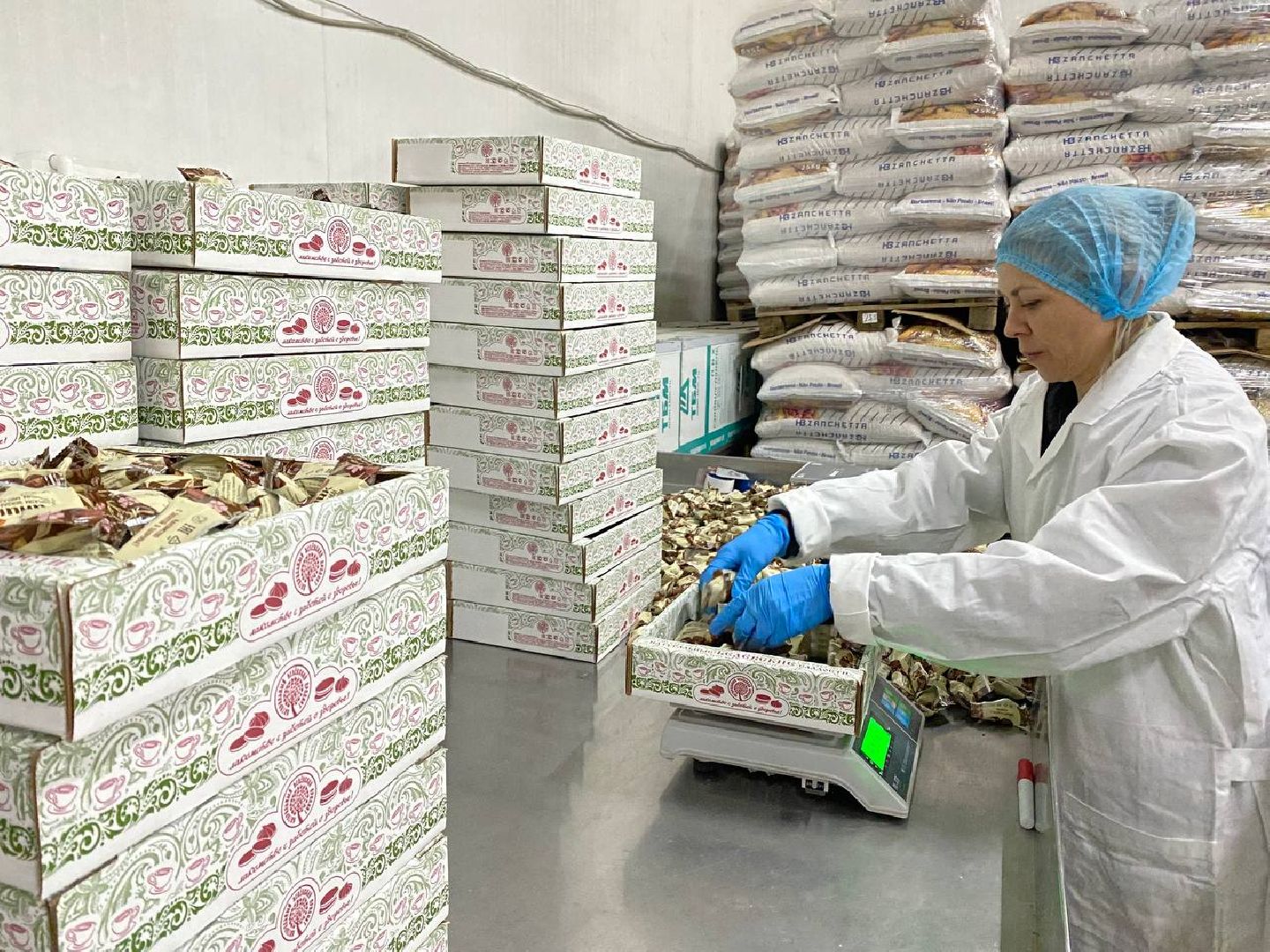 чехов, улица литейная, компания орбита, кондитерское производство, продукты здорового питания, орехи и сухофрукты, новая линейка продукции, финики с миндалем в глазури, вкус карамели, белый молочный темный шоколад,