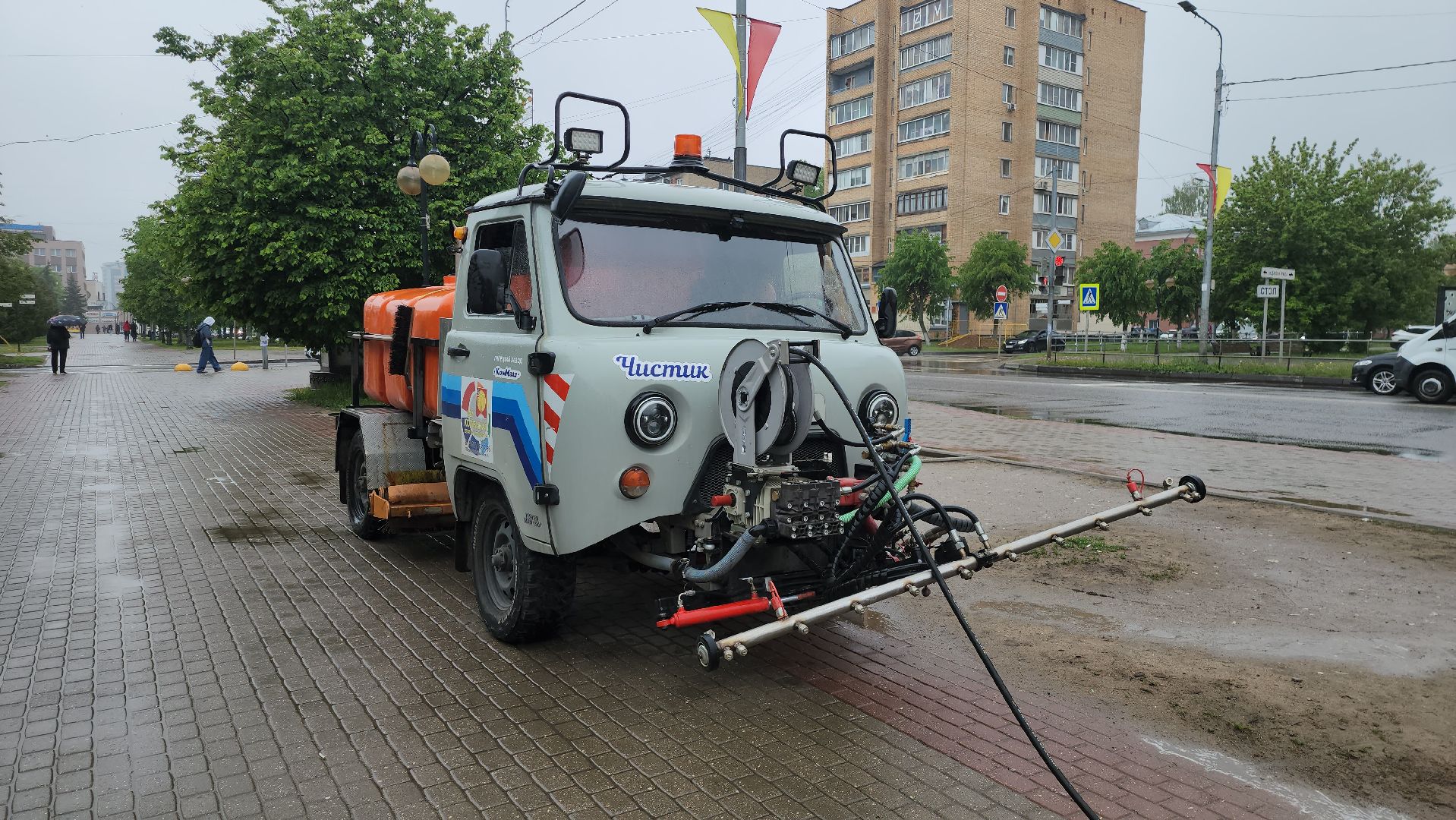 серпухов, подмосковье, моют остановки,