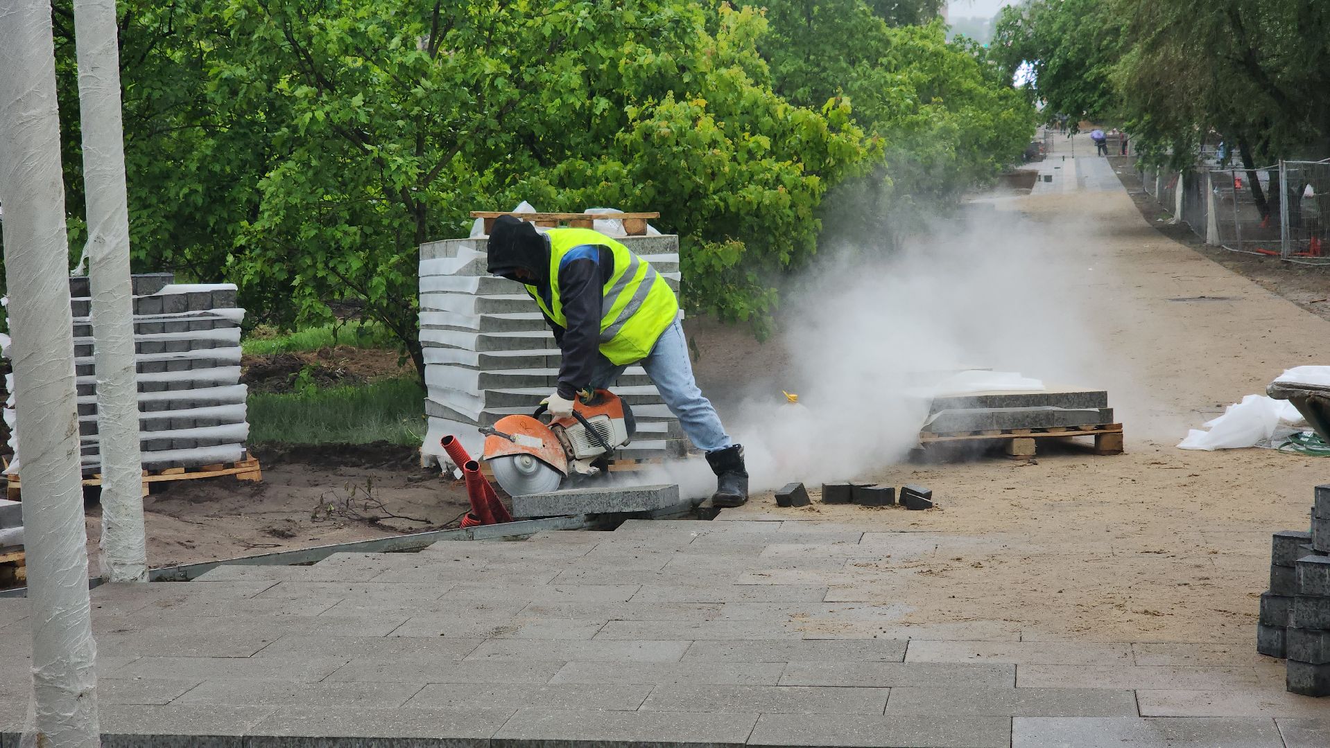 благоустройство сквера, щёлково, пролетарский проспект, Новая плитка,