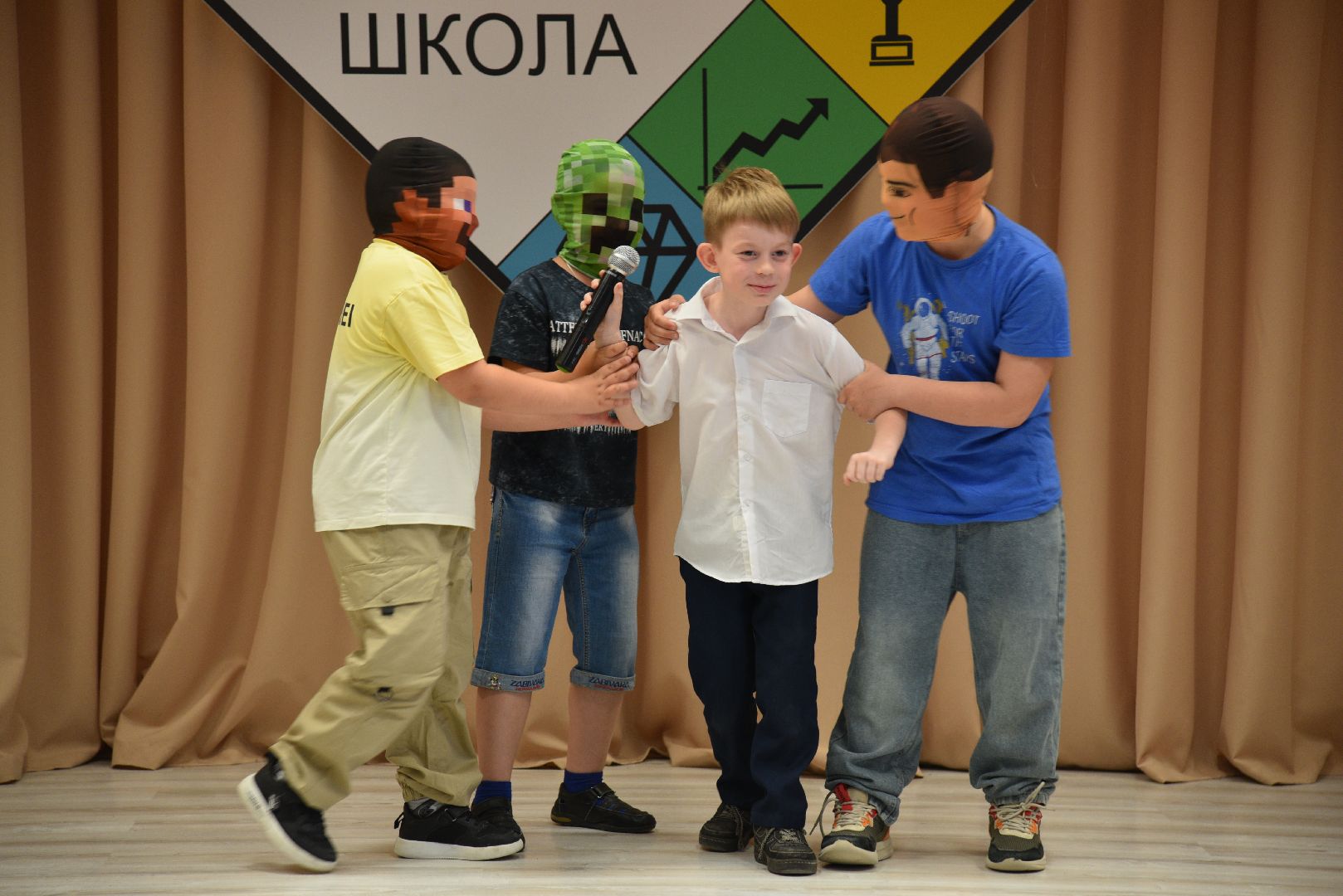 лотошино, лотошинская школа 1, дети, образование, первоклассники,