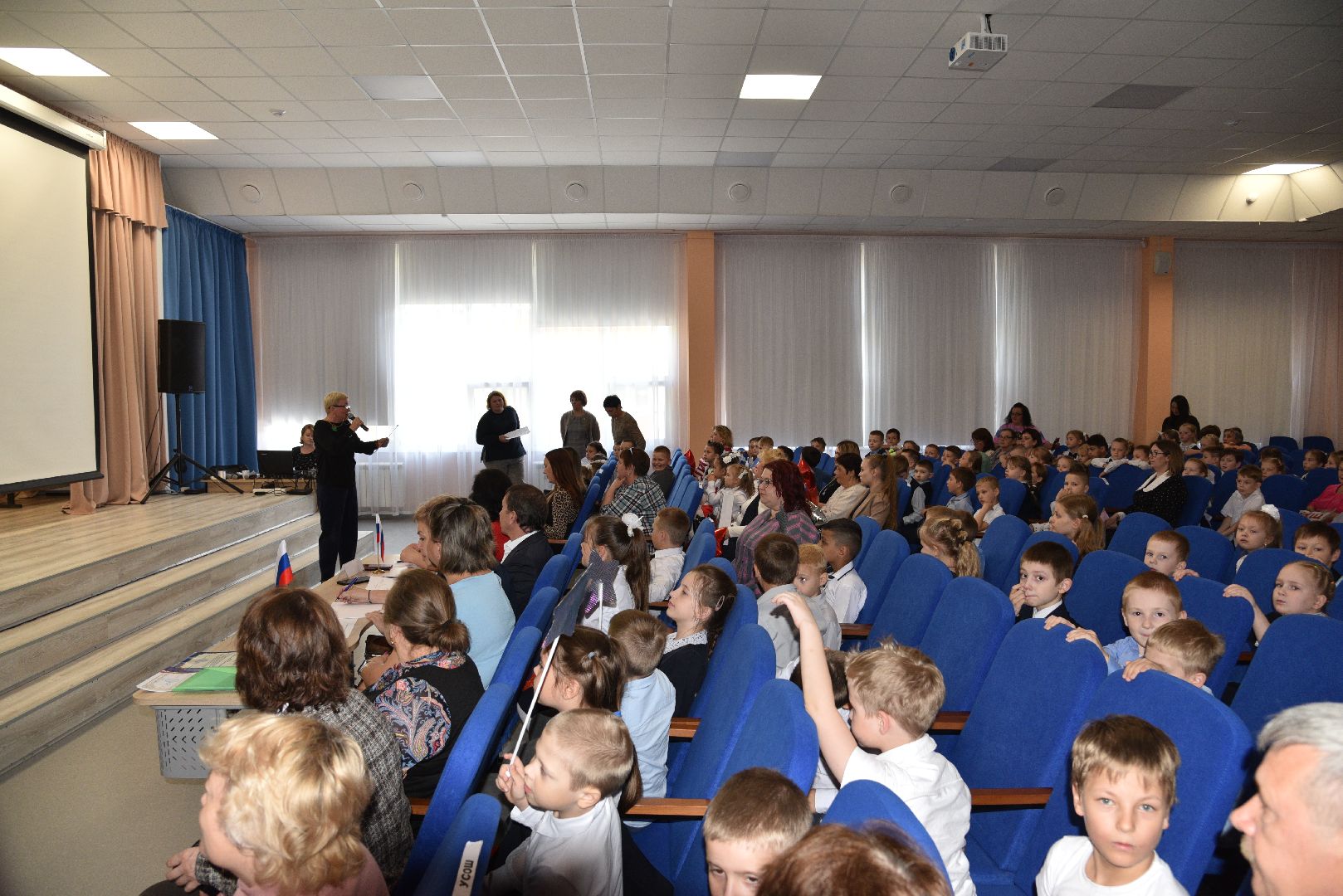 лотошино, лотошинская школа 1, дети, образование, первоклассники,