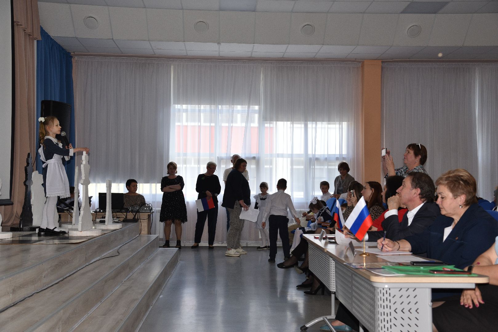 лотошино, лотошинская школа 1, дети, образование, первоклассники,