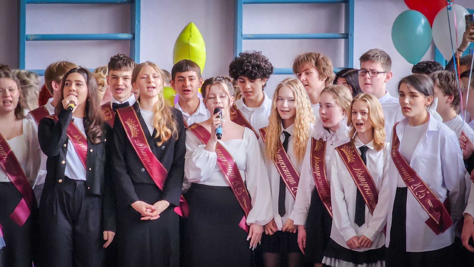 бронницы, последний звонок 9 класс, школа имени Тимофеева , бронницкие девятиклассники ,