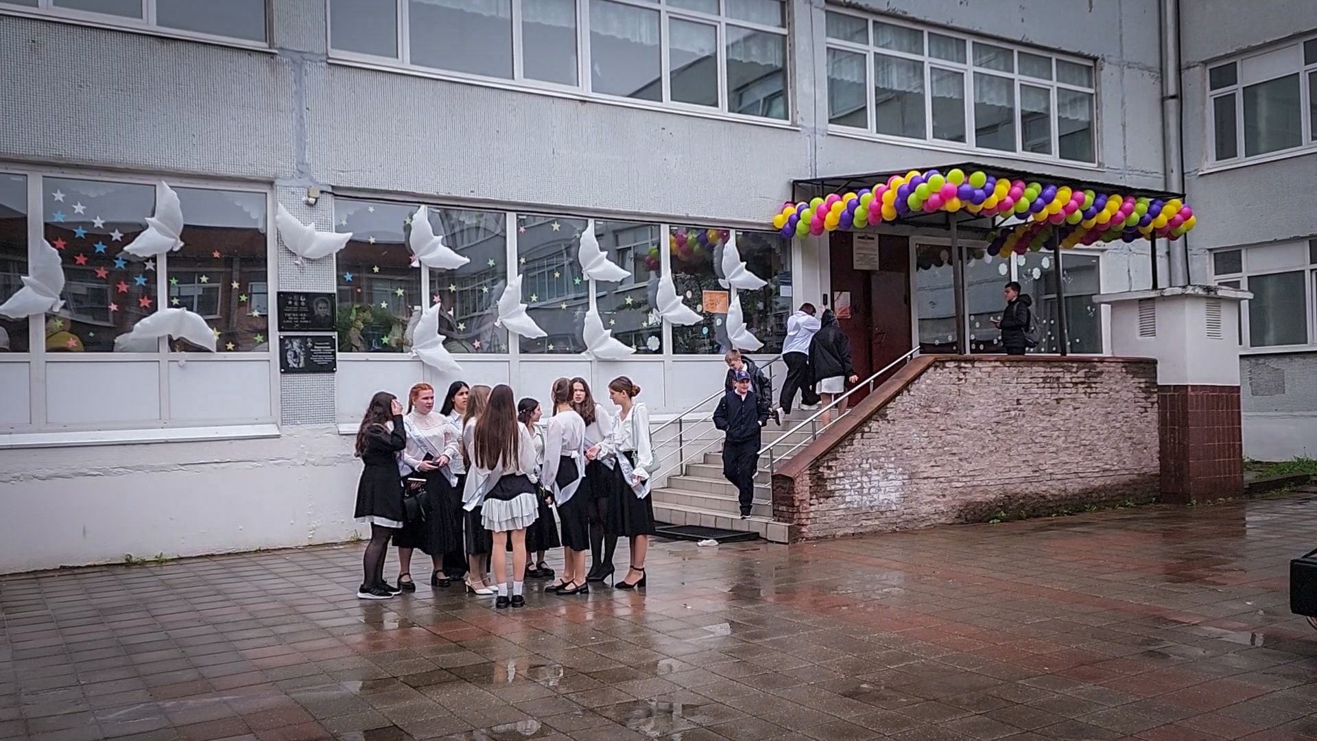 бронницы, последний звонок 9 класс, школа имени Тимофеева , бронницкие девятиклассники ,