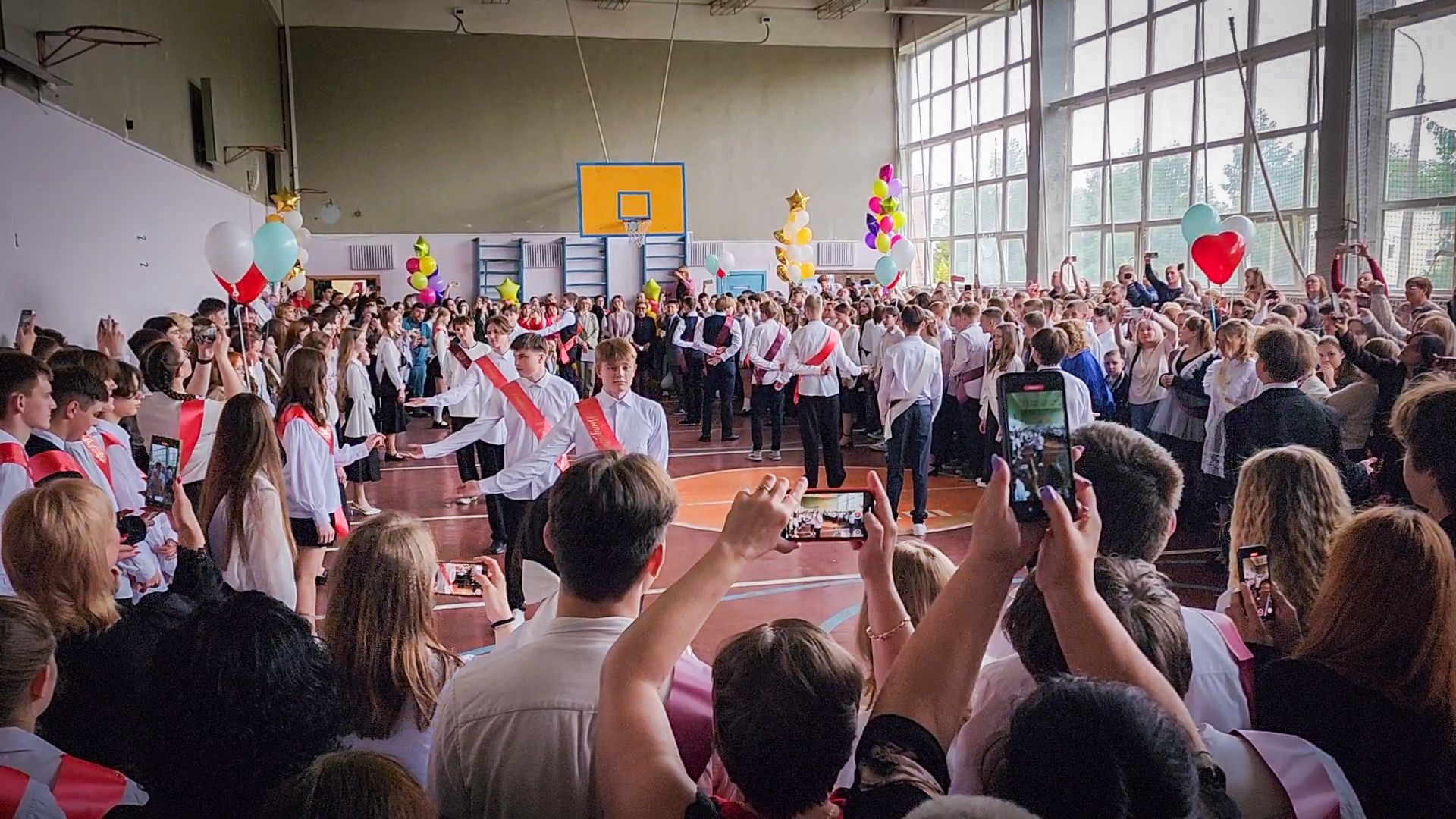 бронницы, последний звонок 9 класс, школа имени Тимофеева , бронницкие девятиклассники ,