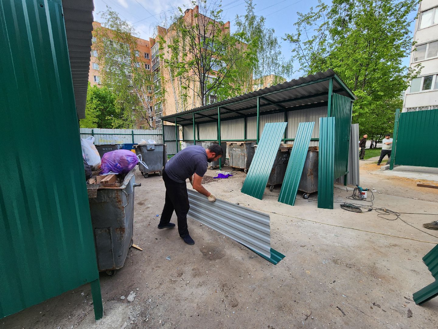 чехов, улица чехова, контейнерная площадка, капитальный ремонт, модернизация, реконструкция, новое ограждение, крыша, твердое покрытие, дополнительные баки, бункер для КГО,