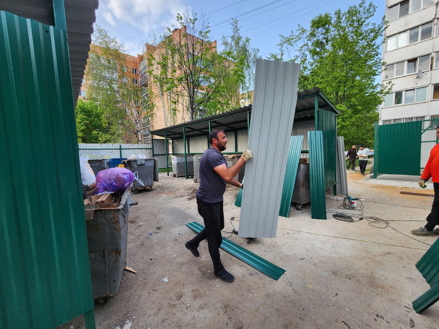 чехов, улица чехова, контейнерная площадка, капитальный ремонт, модернизация, реконструкция, новое ограждение, крыша, твердое покрытие, дополнительные баки, бункер для КГО,