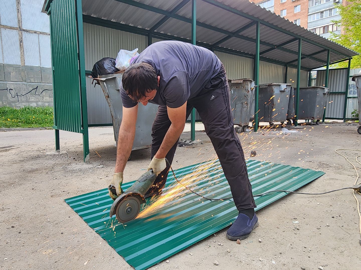 чехов, улица чехова, контейнерная площадка, капитальный ремонт, модернизация, реконструкция, новое ограждение, крыша, твердое покрытие, дополнительные баки, бункер для КГО,