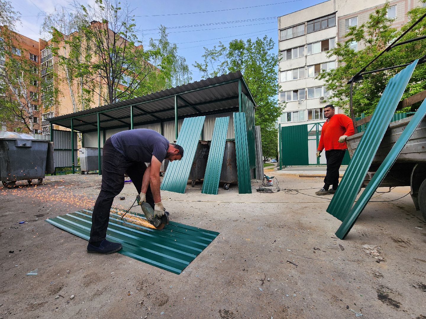 чехов, улица чехова, контейнерная площадка, капитальный ремонт, модернизация, реконструкция, новое ограждение, крыша, твердое покрытие, дополнительные баки, бункер для КГО,