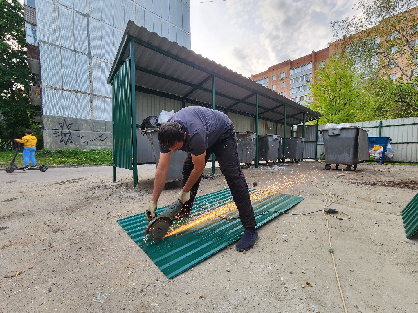 чехов, улица чехова, контейнерная площадка, капитальный ремонт, модернизация, реконструкция, новое ограждение, крыша, твердое покрытие, дополнительные баки, бункер для КГО,