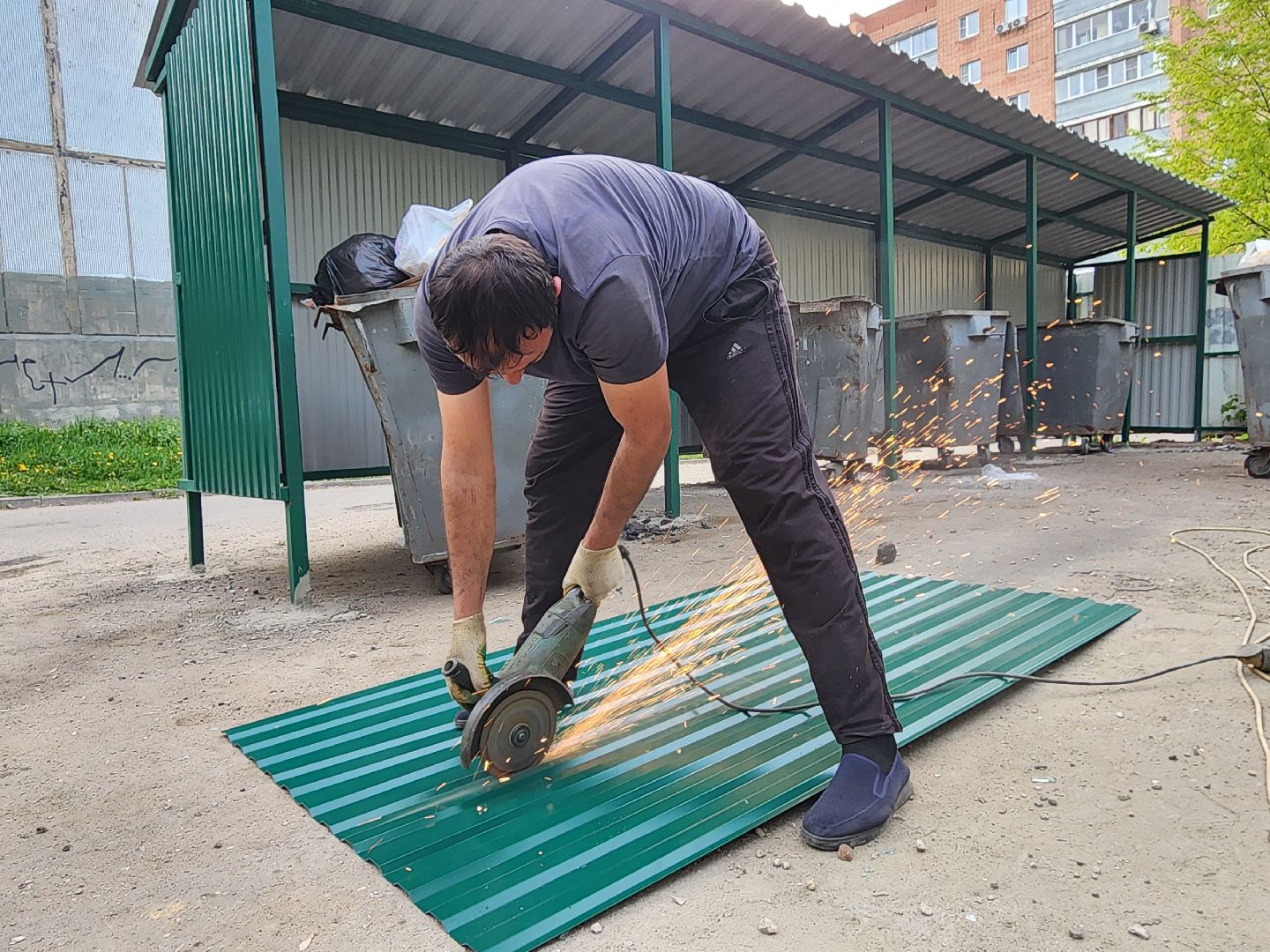 чехов, улица чехова, контейнерная площадка, капитальный ремонт, модернизация, реконструкция, новое ограждение, крыша, твердое покрытие, дополнительные баки, бункер для КГО,