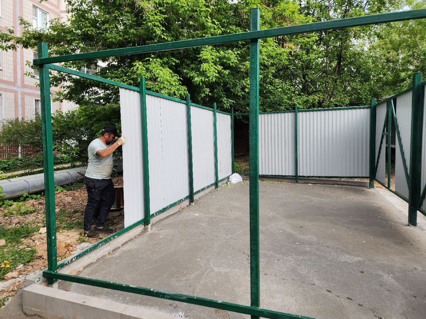 чехов, улица чехова, контейнерная площадка, капитальный ремонт, модернизация, реконструкция, новое ограждение, крыша, твердое покрытие, дополнительные баки, бункер для КГО,