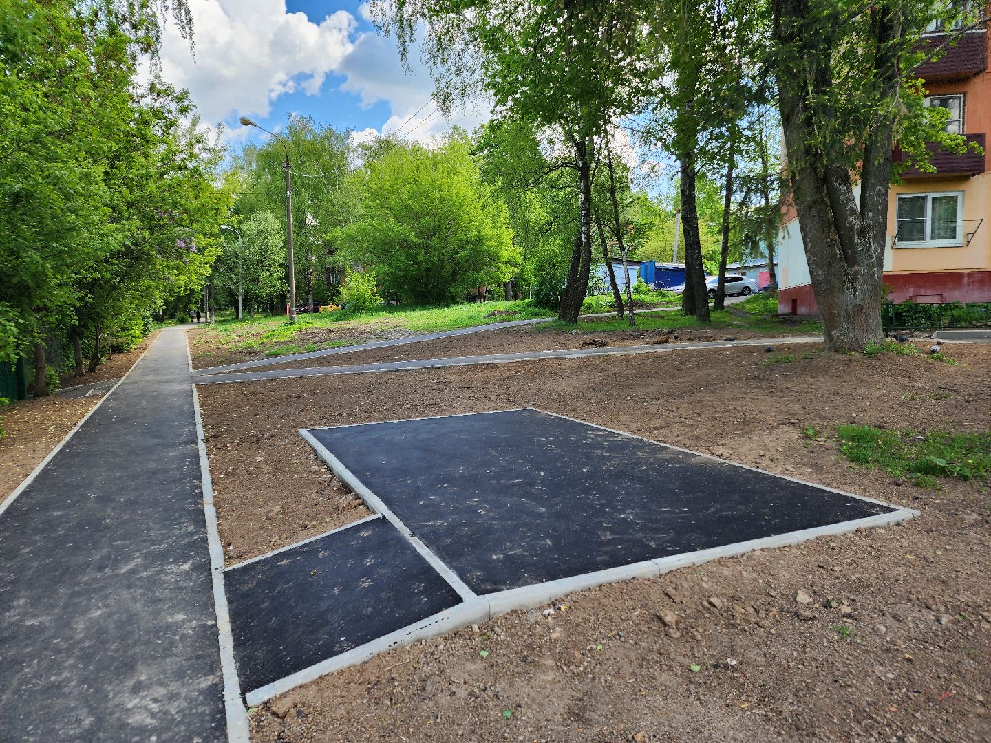 чехов, улица чехова, дворы, комплексное благоустройство, обновление, ремонт, парковки, проезды, пешеходные дорожки, спортивная площадка, зоны отдыха, скамейки, освещение, формирование комфортной городской среды,